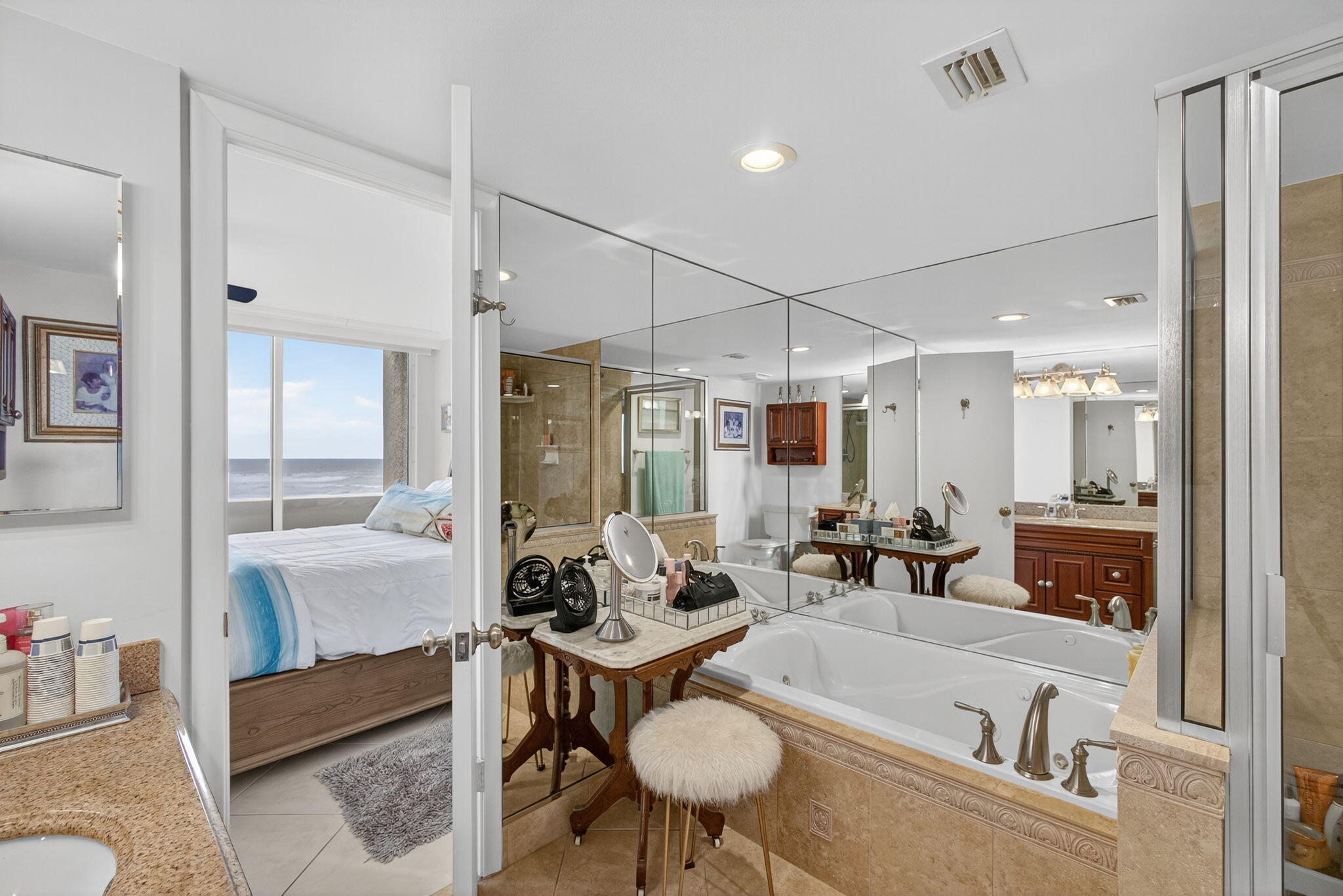 4200 N Ocean Drive 1-401