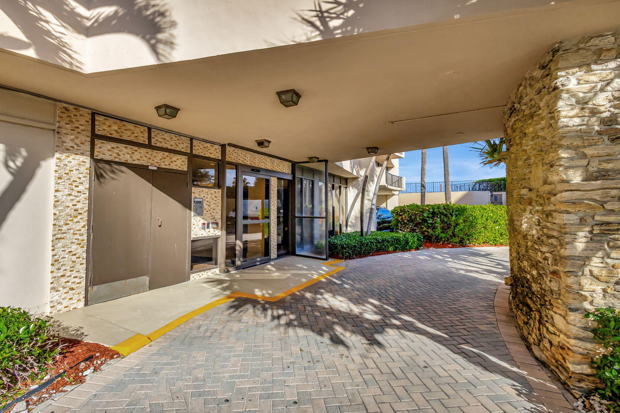 4200 N Ocean Drive 1-401