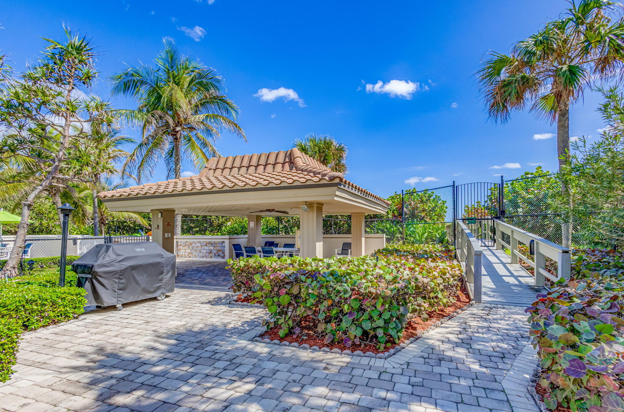 3400 N Ocean Drive 2002