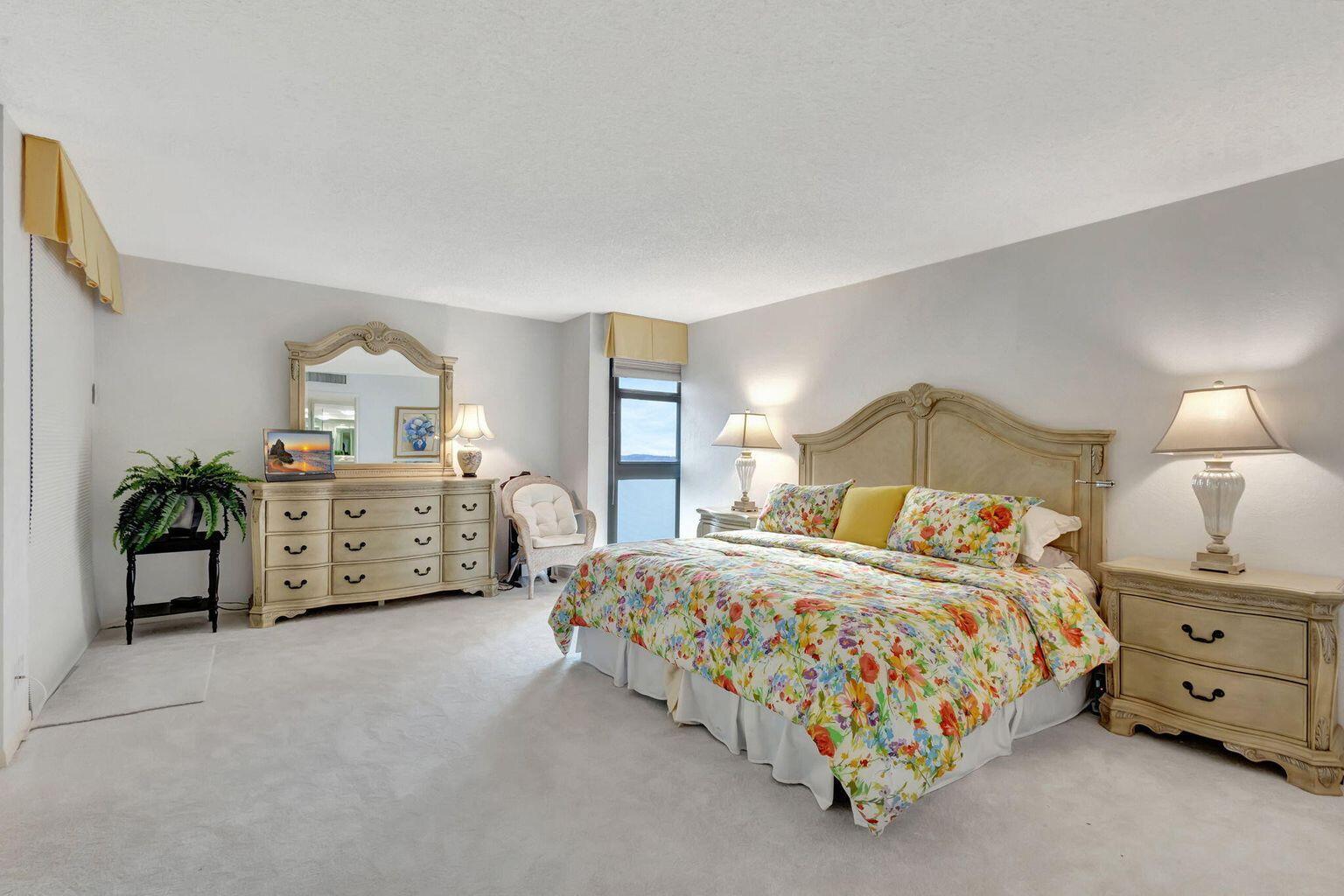 5540 N Ocean Drive 15-B