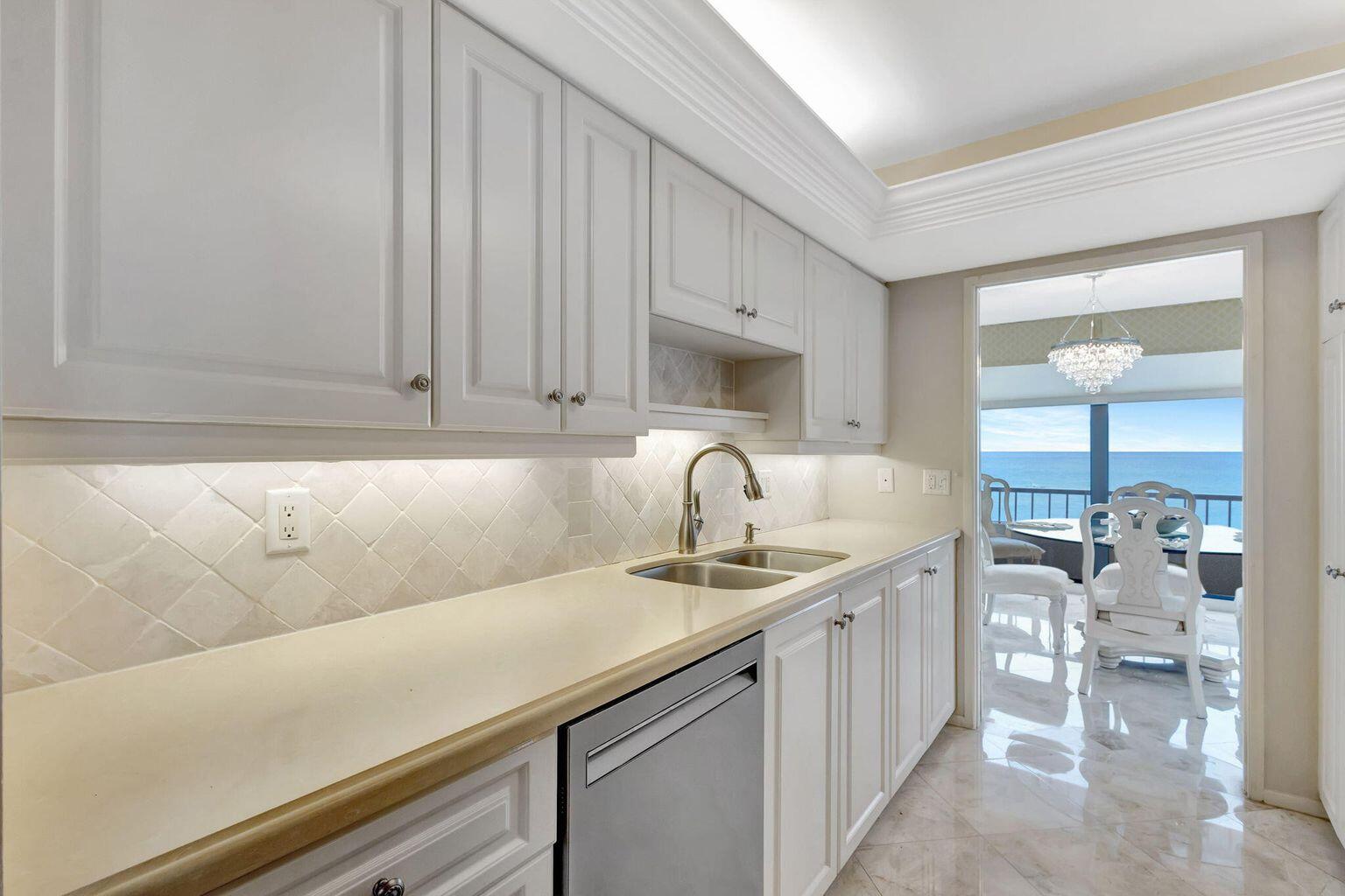 5540 N Ocean Drive 15-B