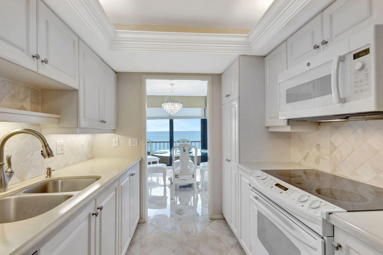 5540 N Ocean Drive 15-B