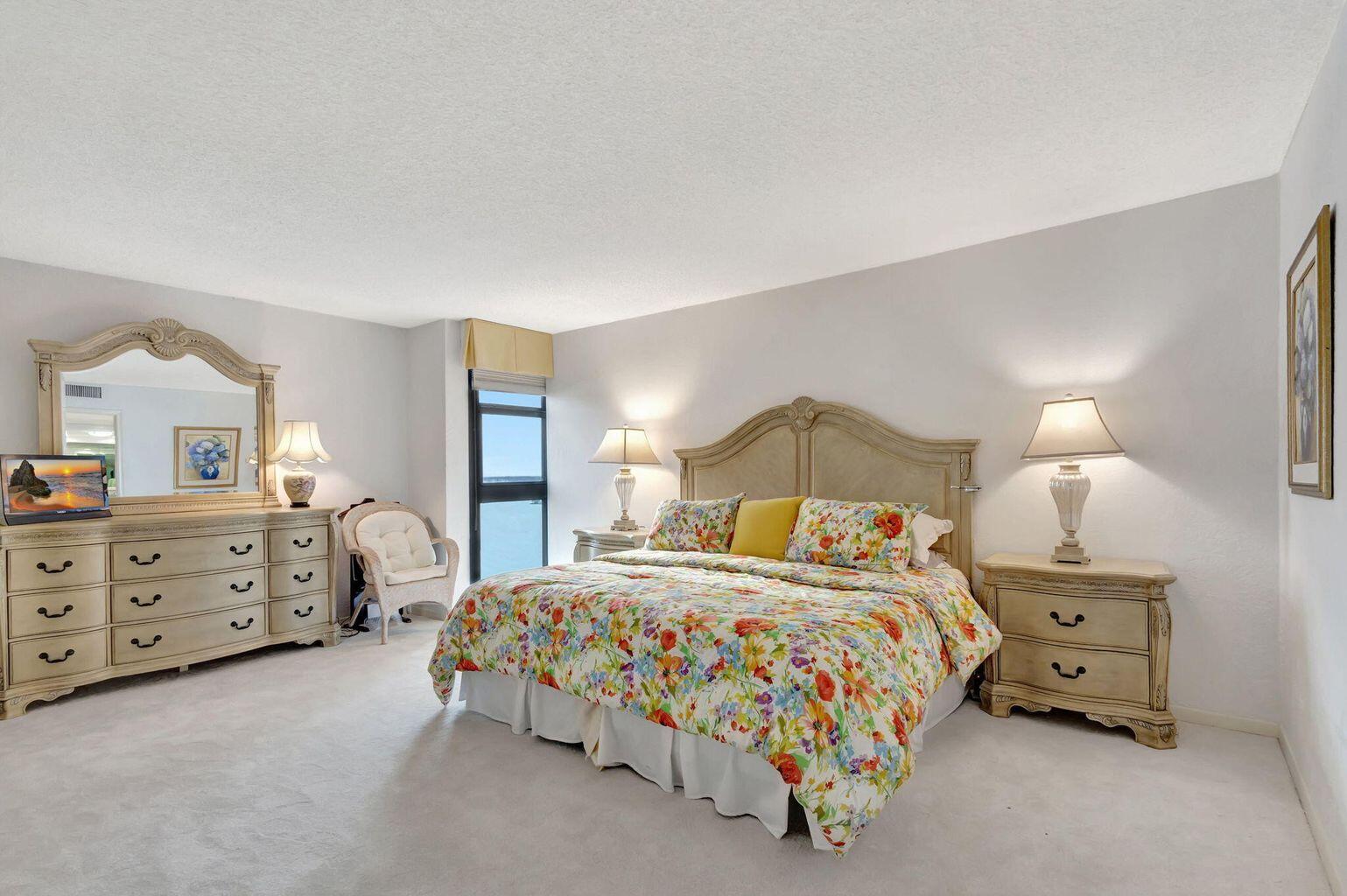 5540 N Ocean Drive 15-B