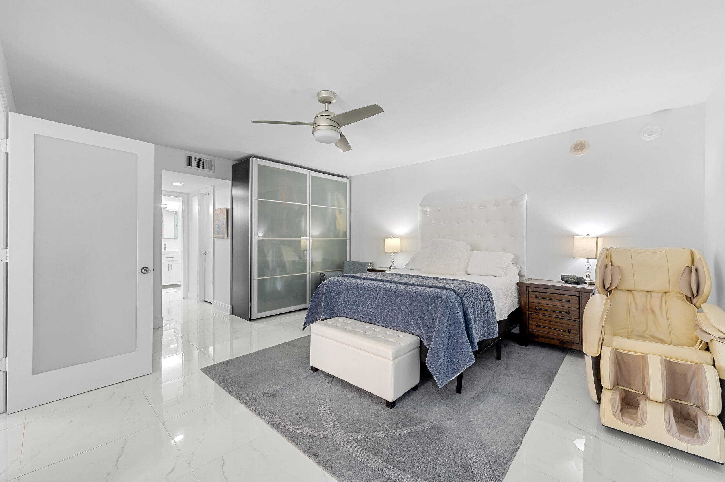 5380 N Ocean Drive 8c