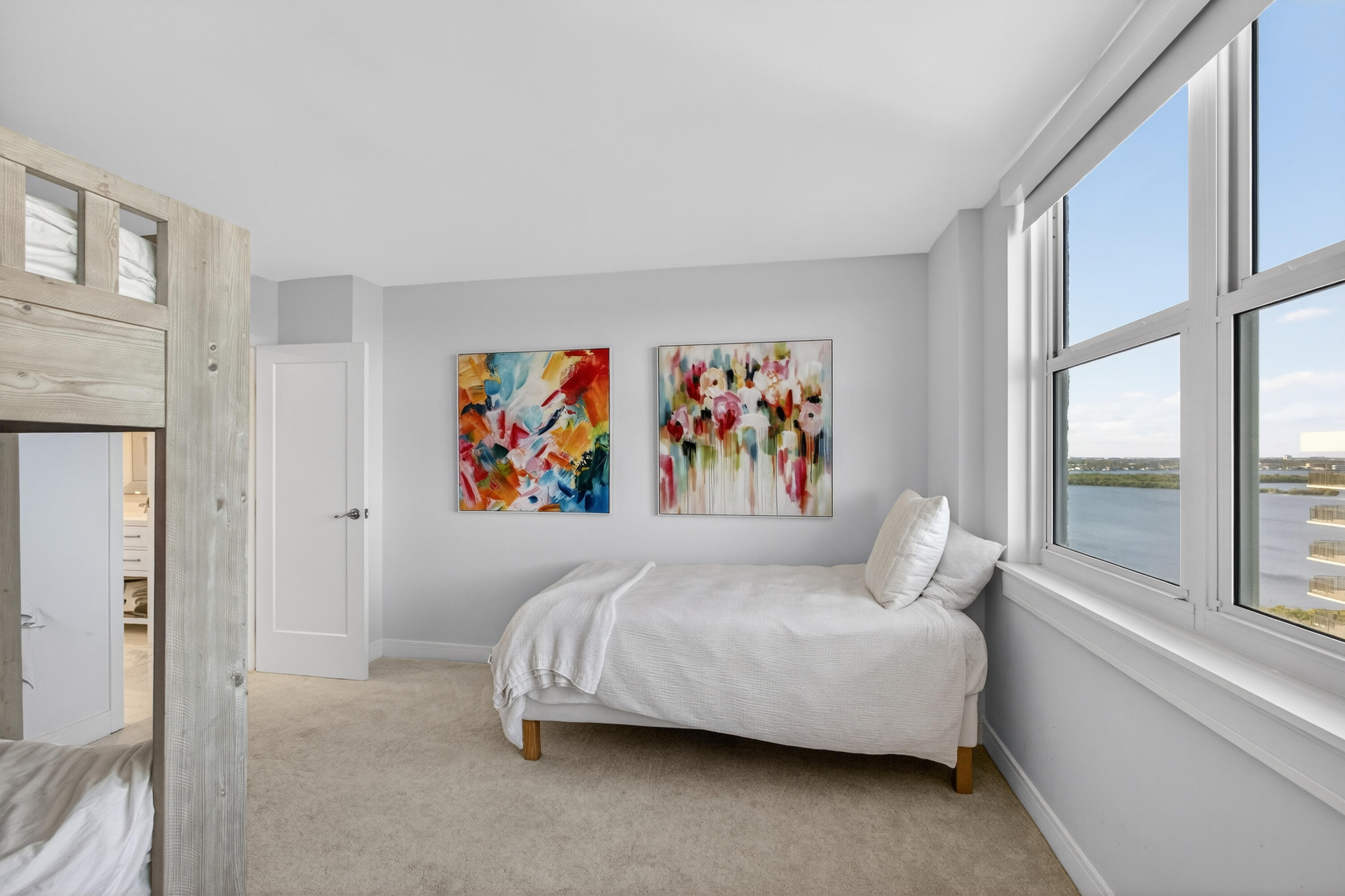 5440 N Ocean Drive Ph-206