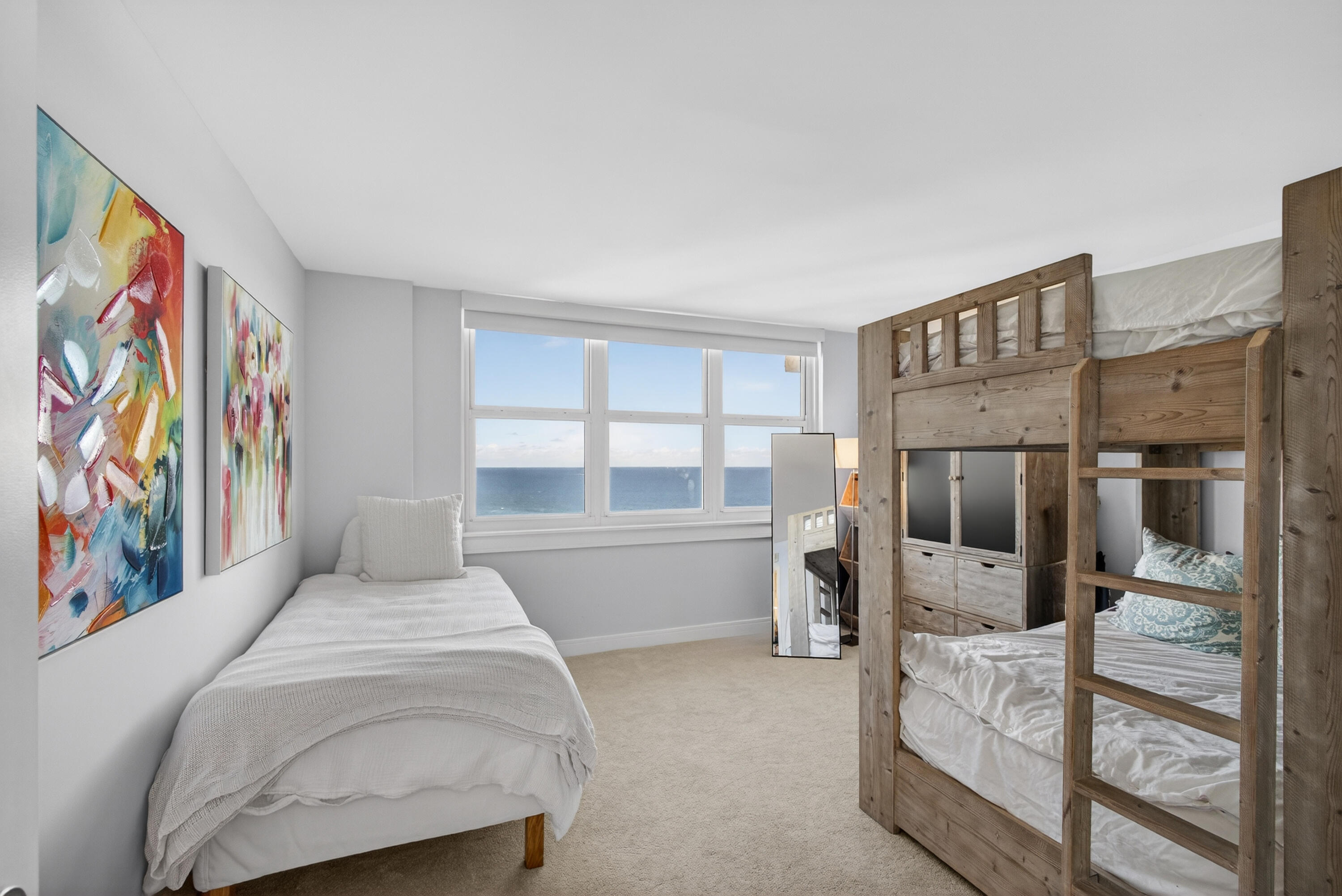 5440 N Ocean Drive Ph-206
