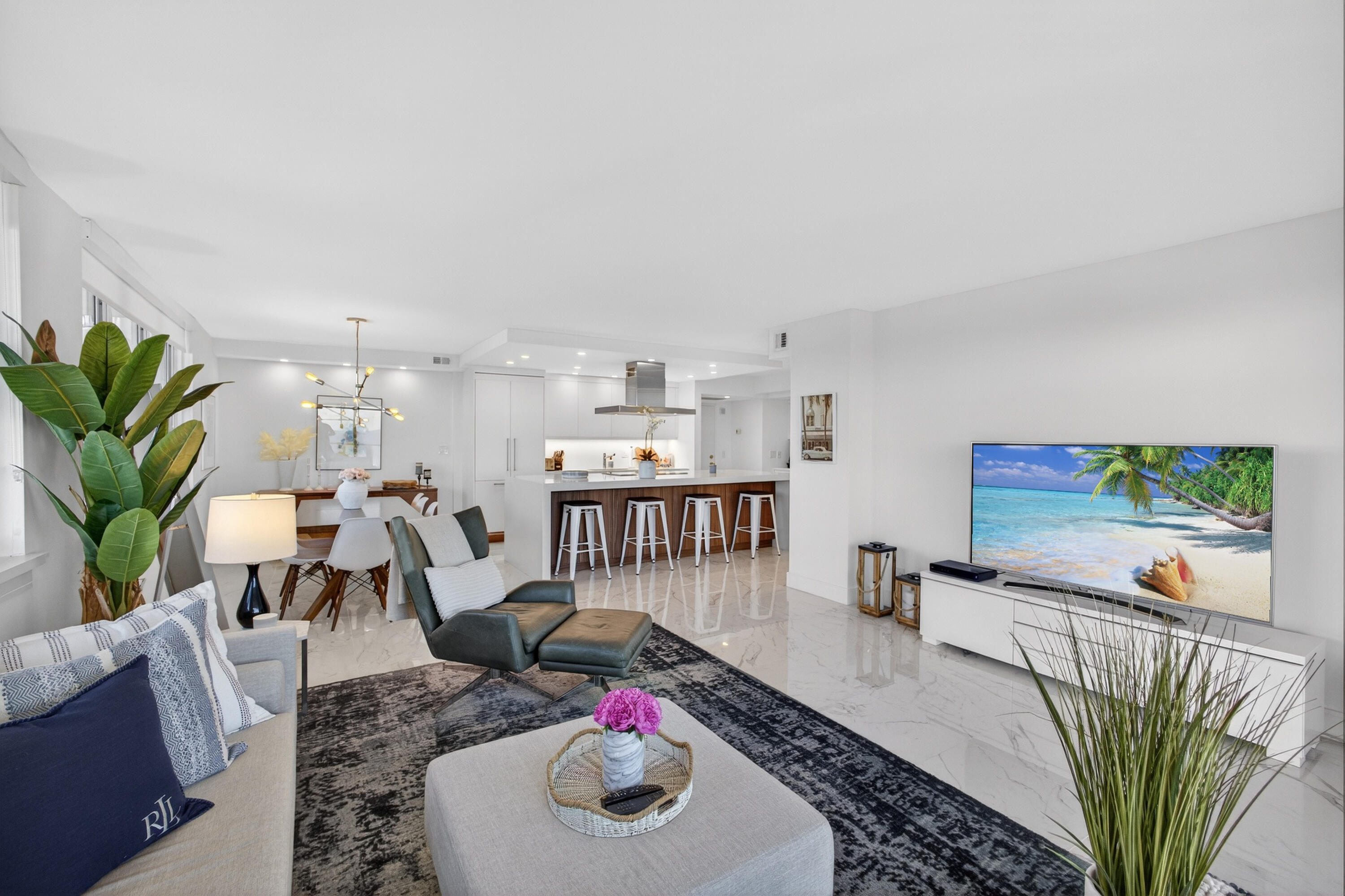 5440 N Ocean Drive Ph-206