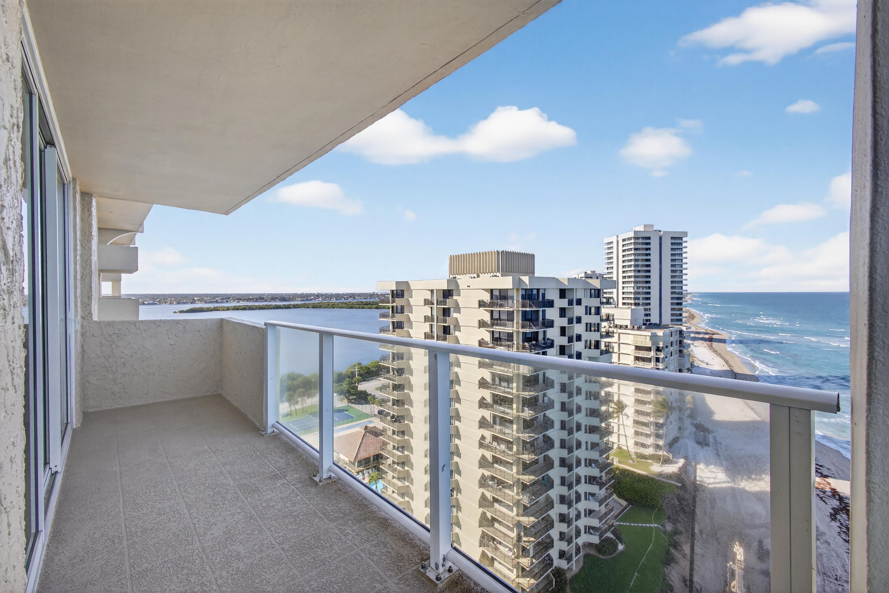 5440 N Ocean Drive Ph-206
