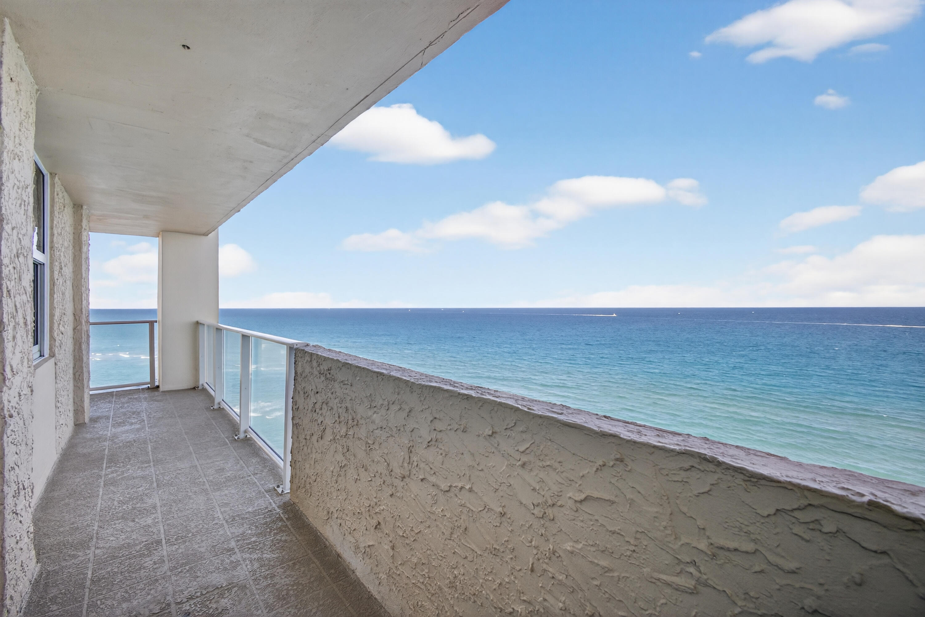 5440 N Ocean Drive Ph-206