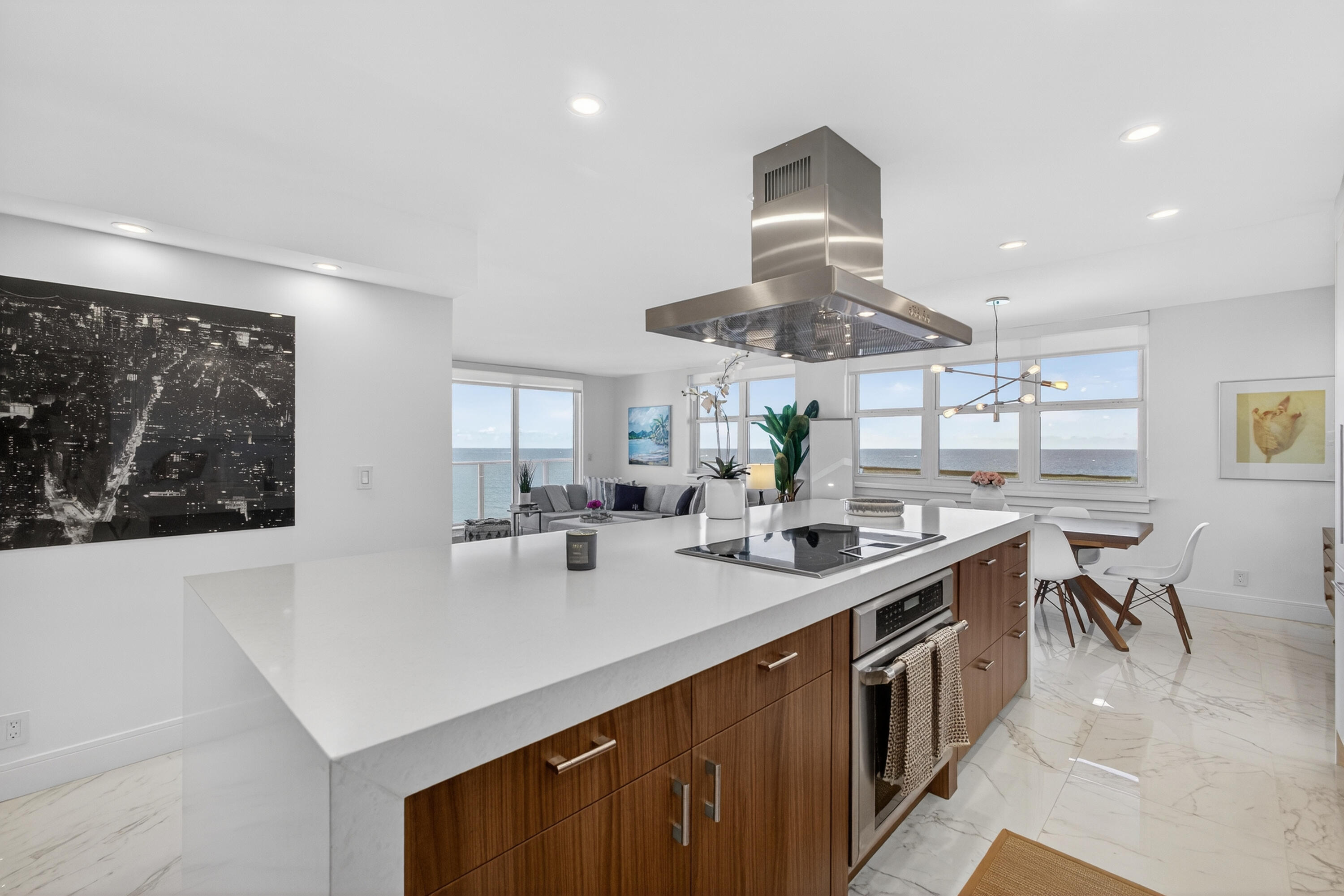 5440 N Ocean Drive Ph-206