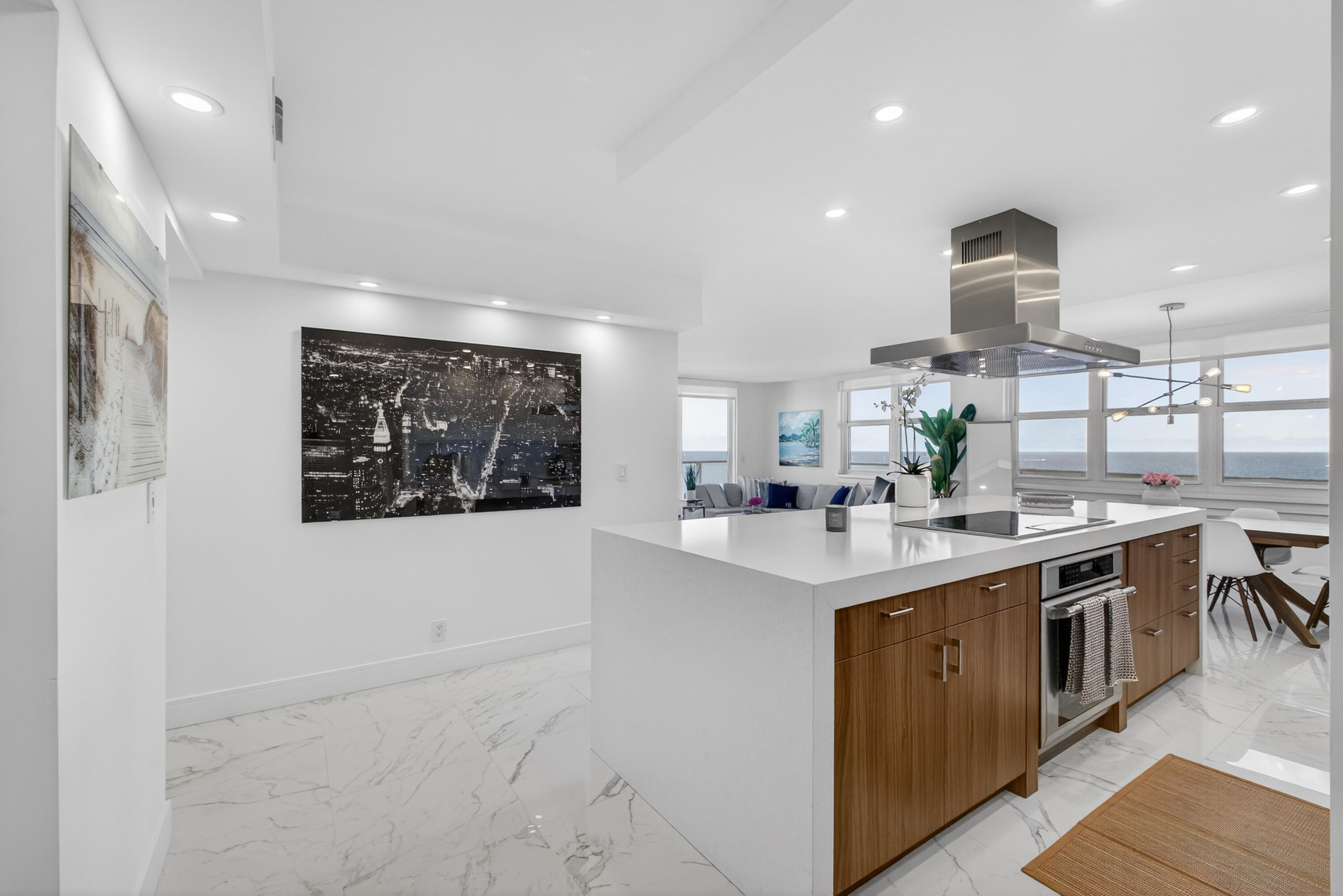 5440 N Ocean Drive Ph-206