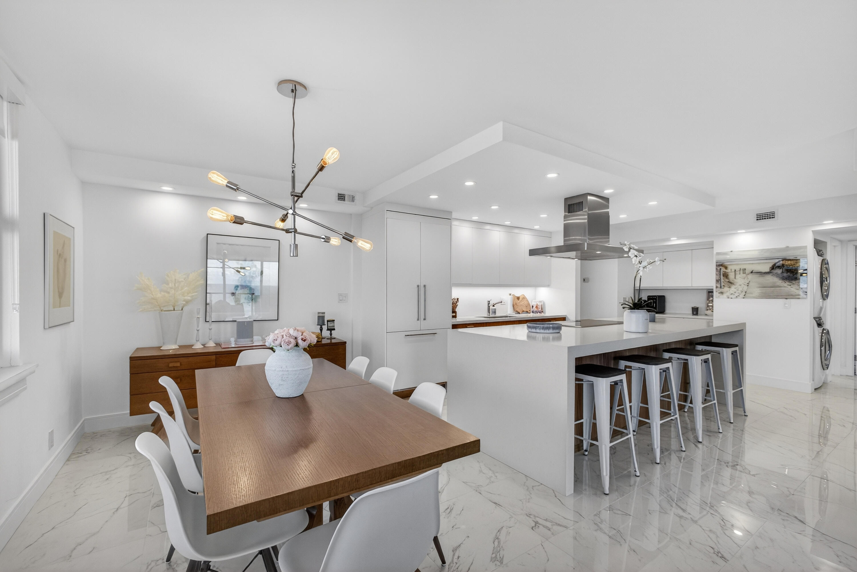 5440 N Ocean Drive Ph-206