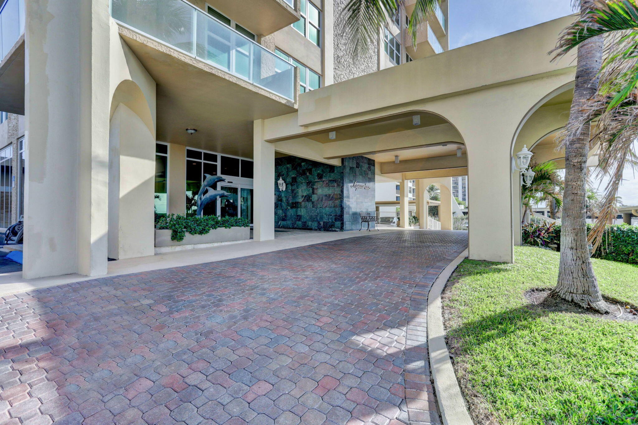 5440 N Ocean Drive Ph-206