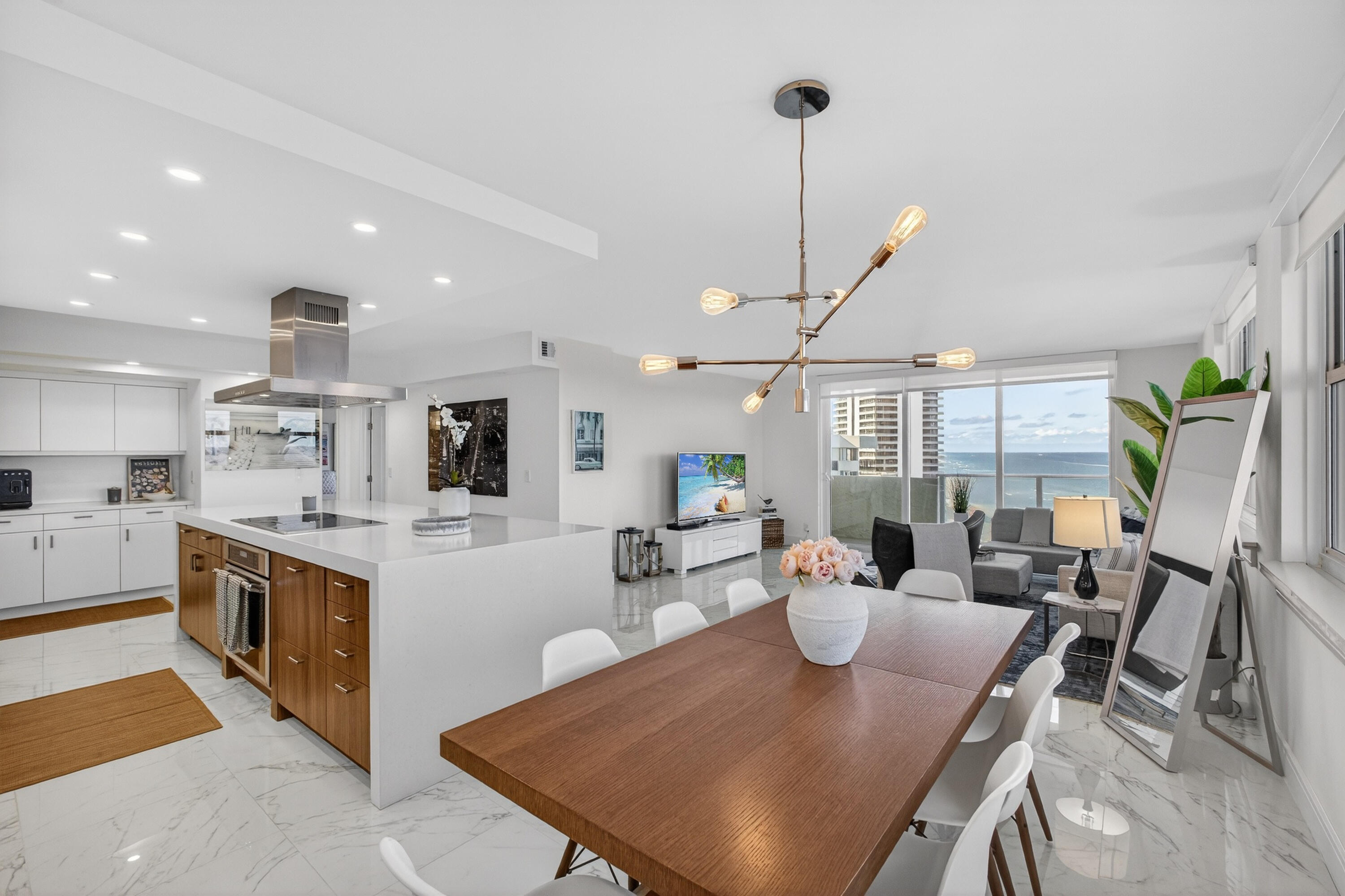 5440 N Ocean Drive Ph-206