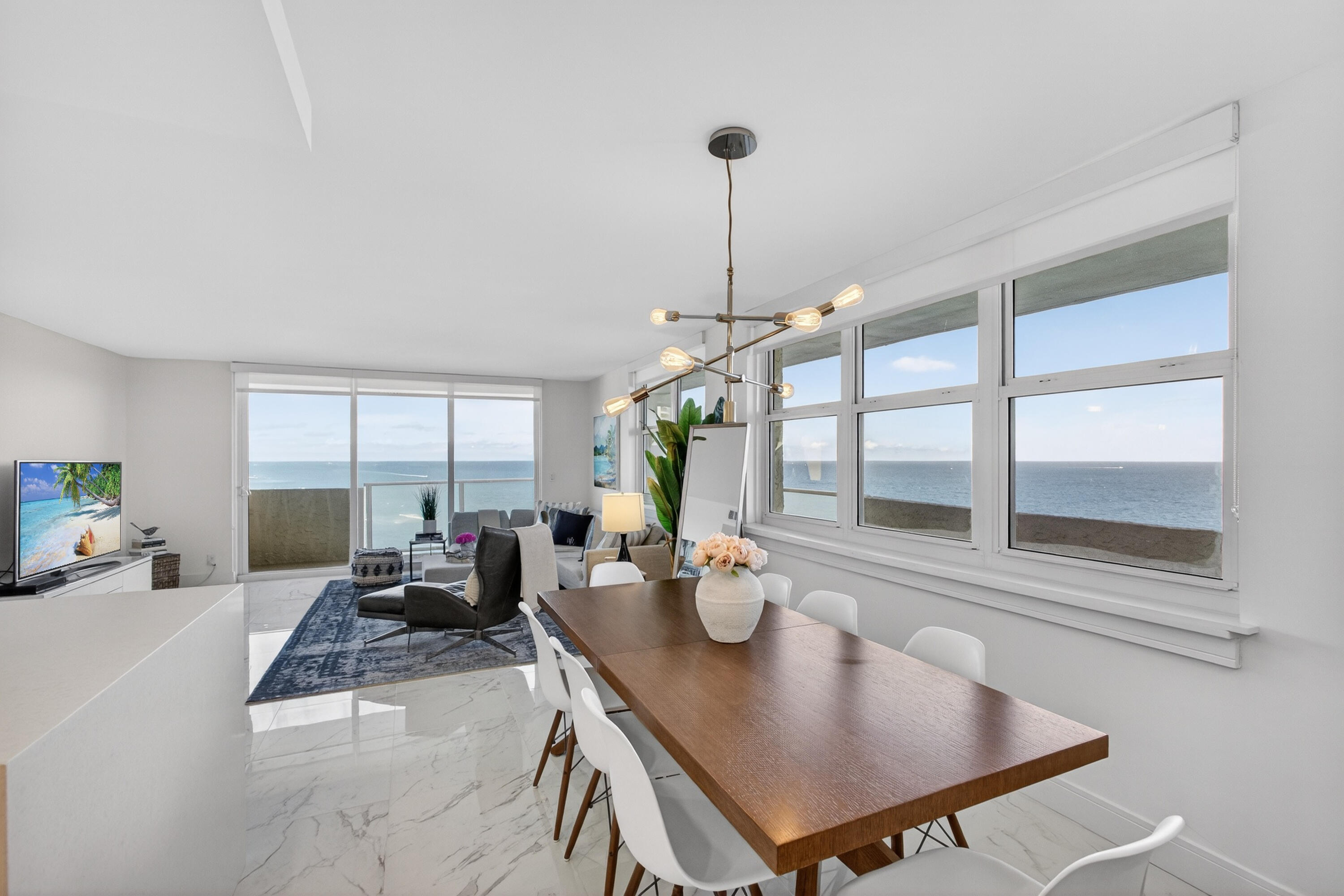 5440 N Ocean Drive Ph-206