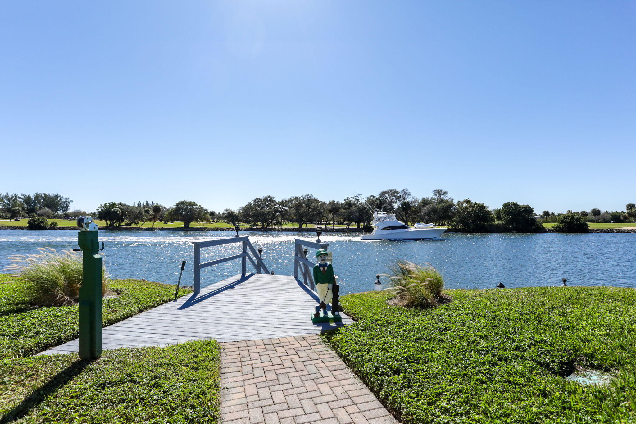 336 Golfview Road 207