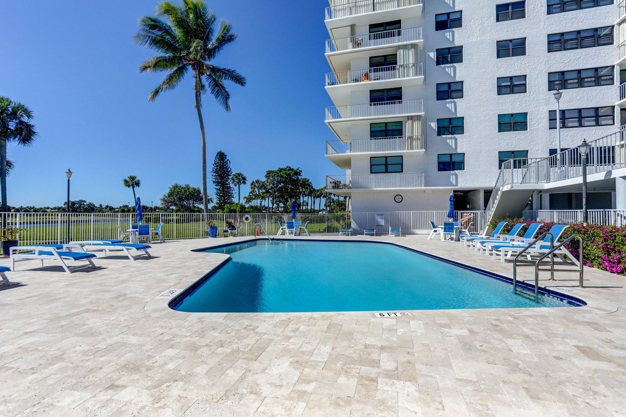 336 Golfview Road 207