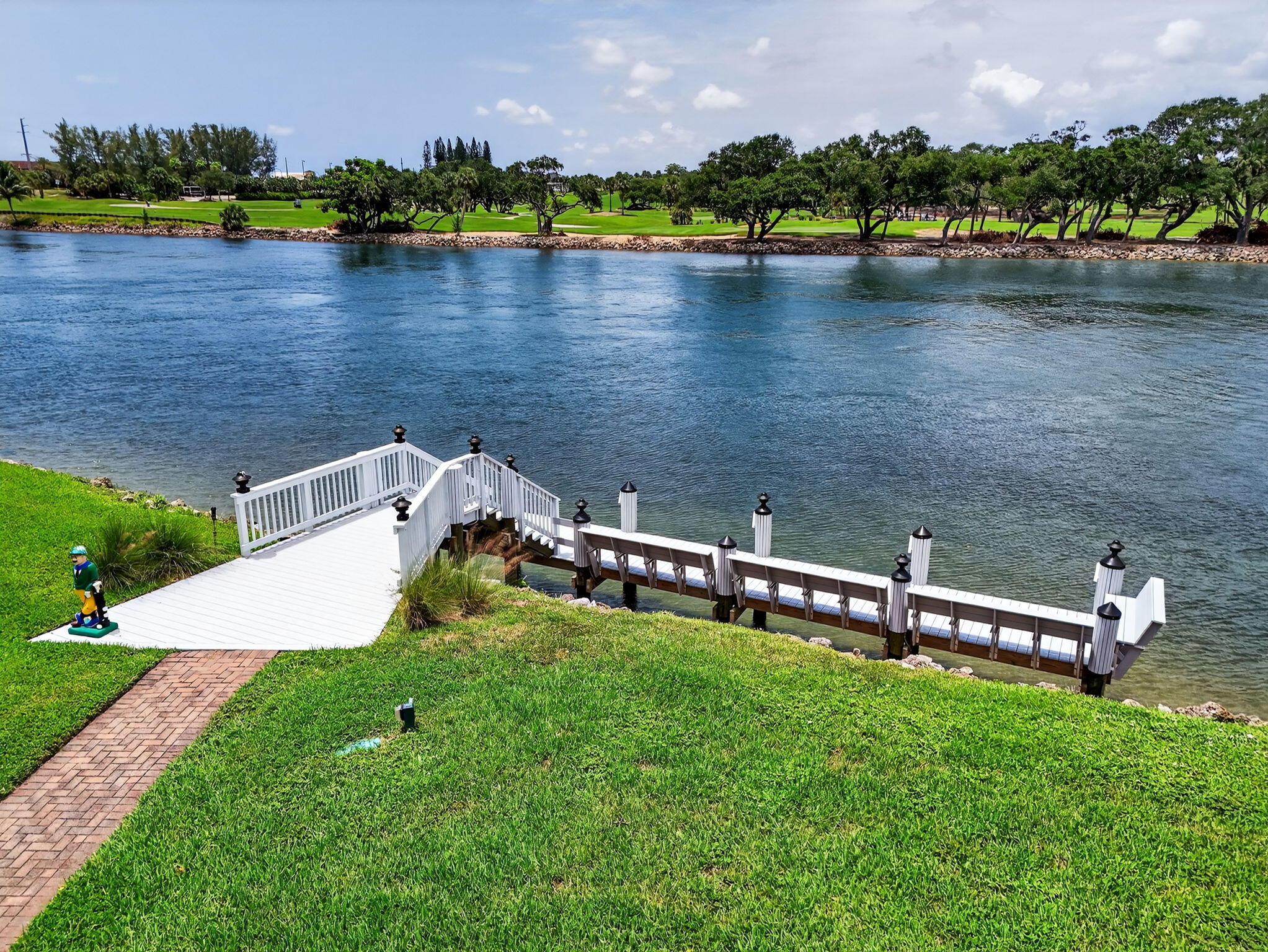 336 Golfview Road 207