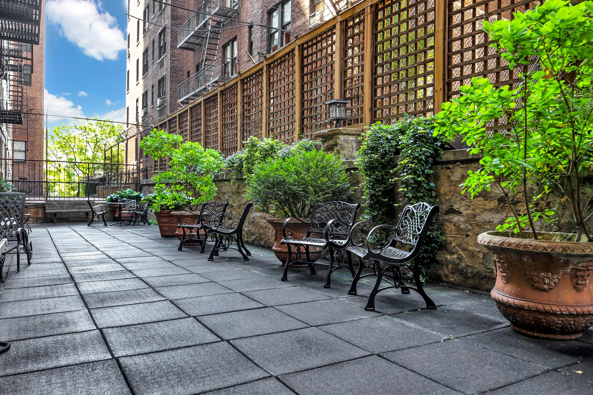 424 E 52ND Street 2D