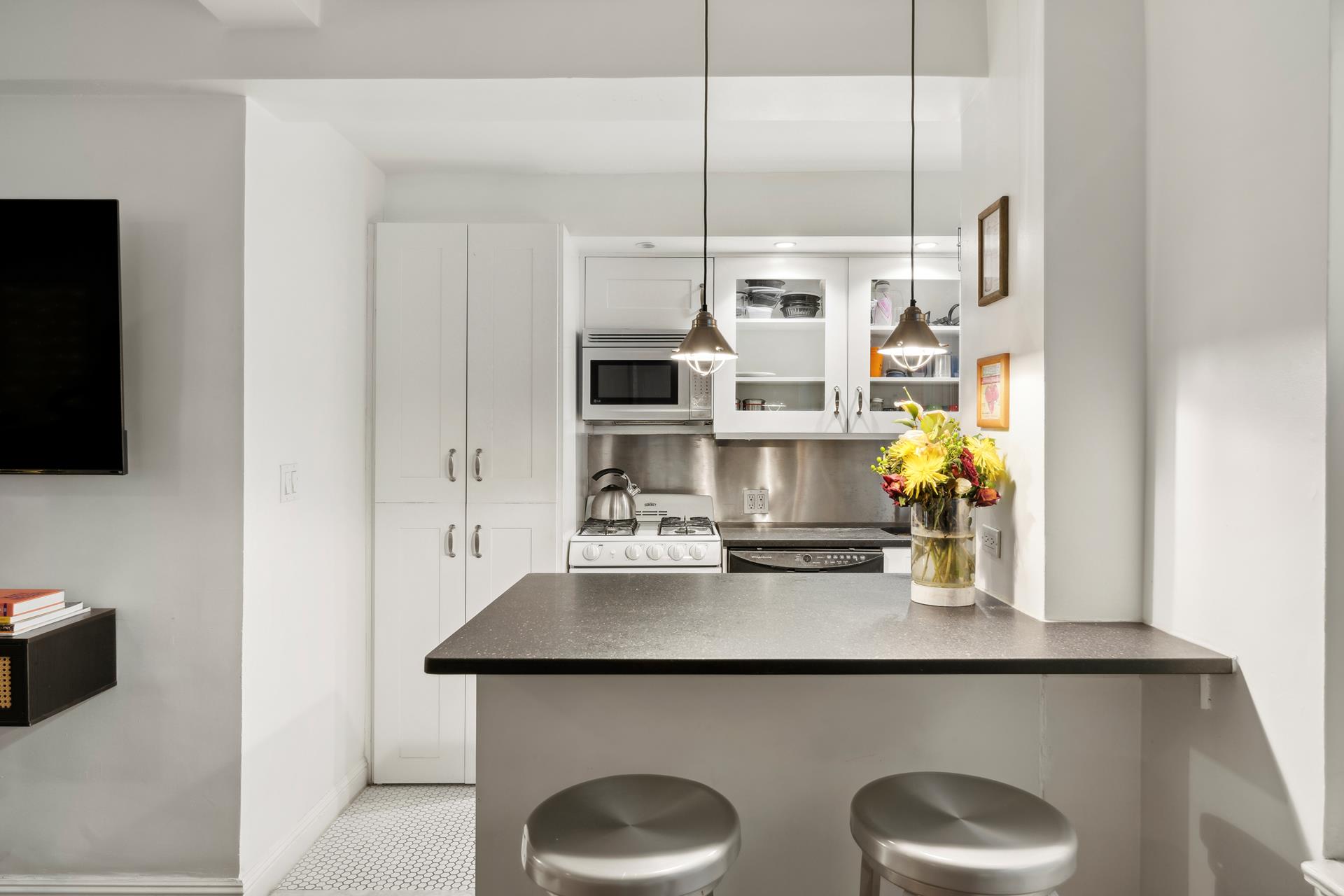 424 E 52ND Street 2D