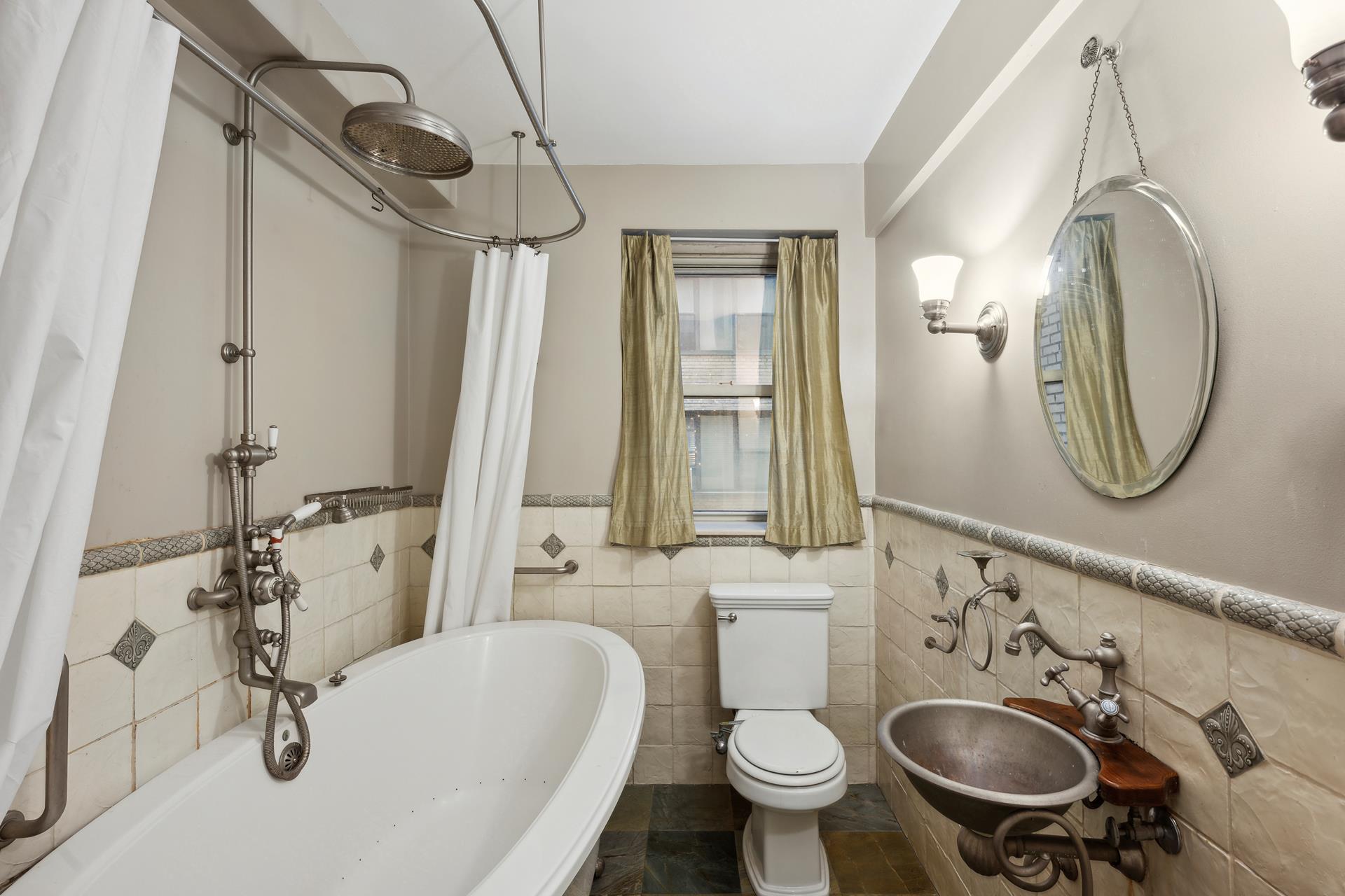 424 E 52ND Street 2D