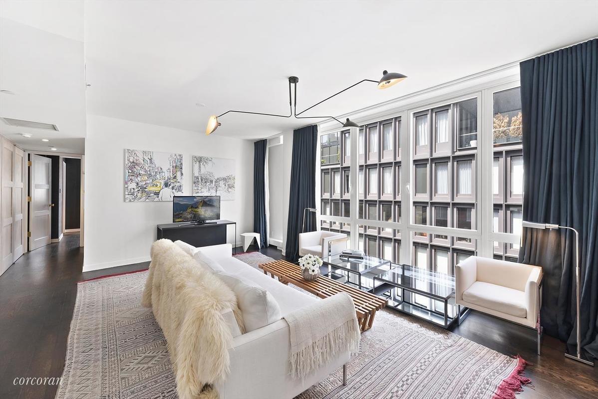 22 RENWICK Street 8A