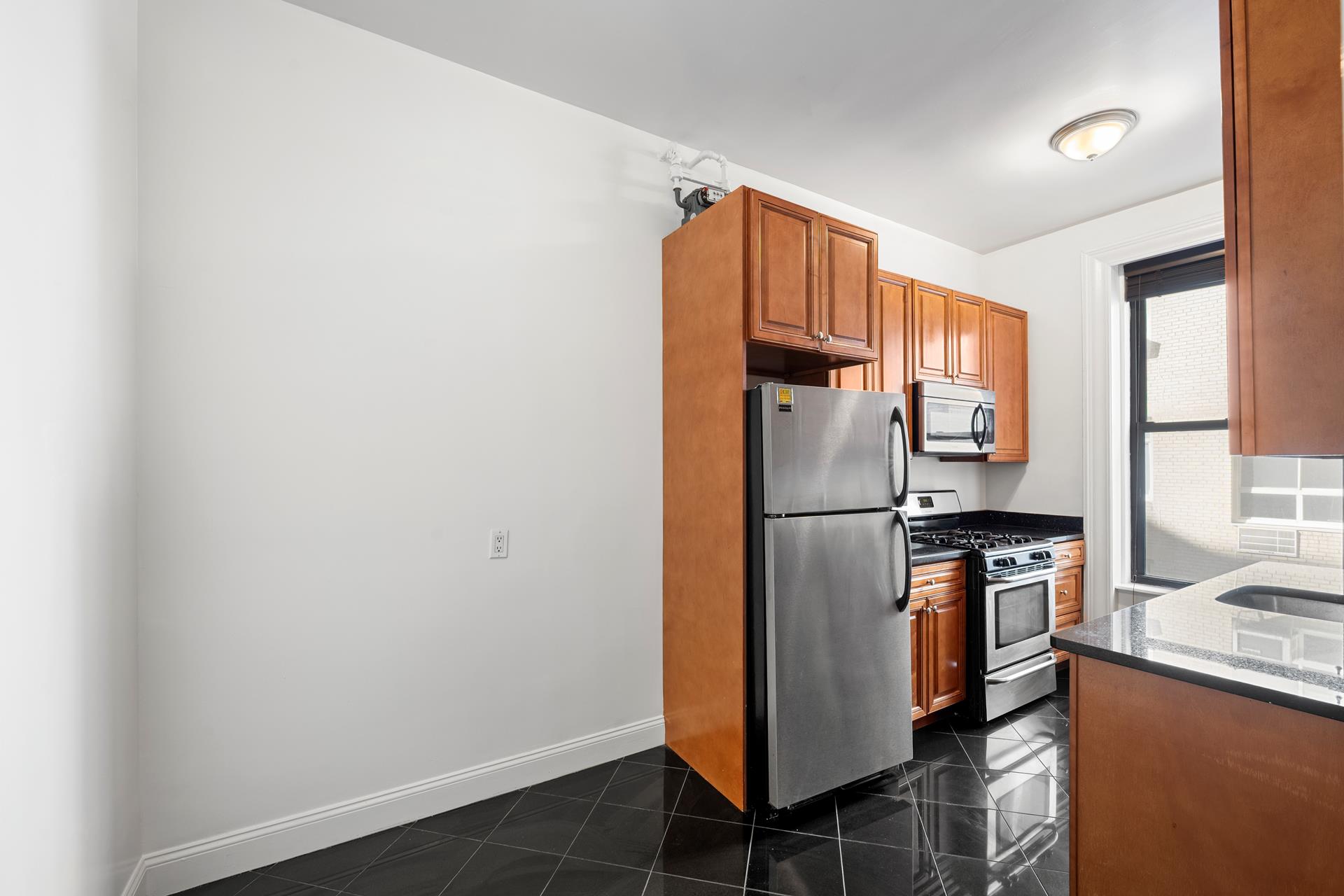 401 W END Avenue 6E