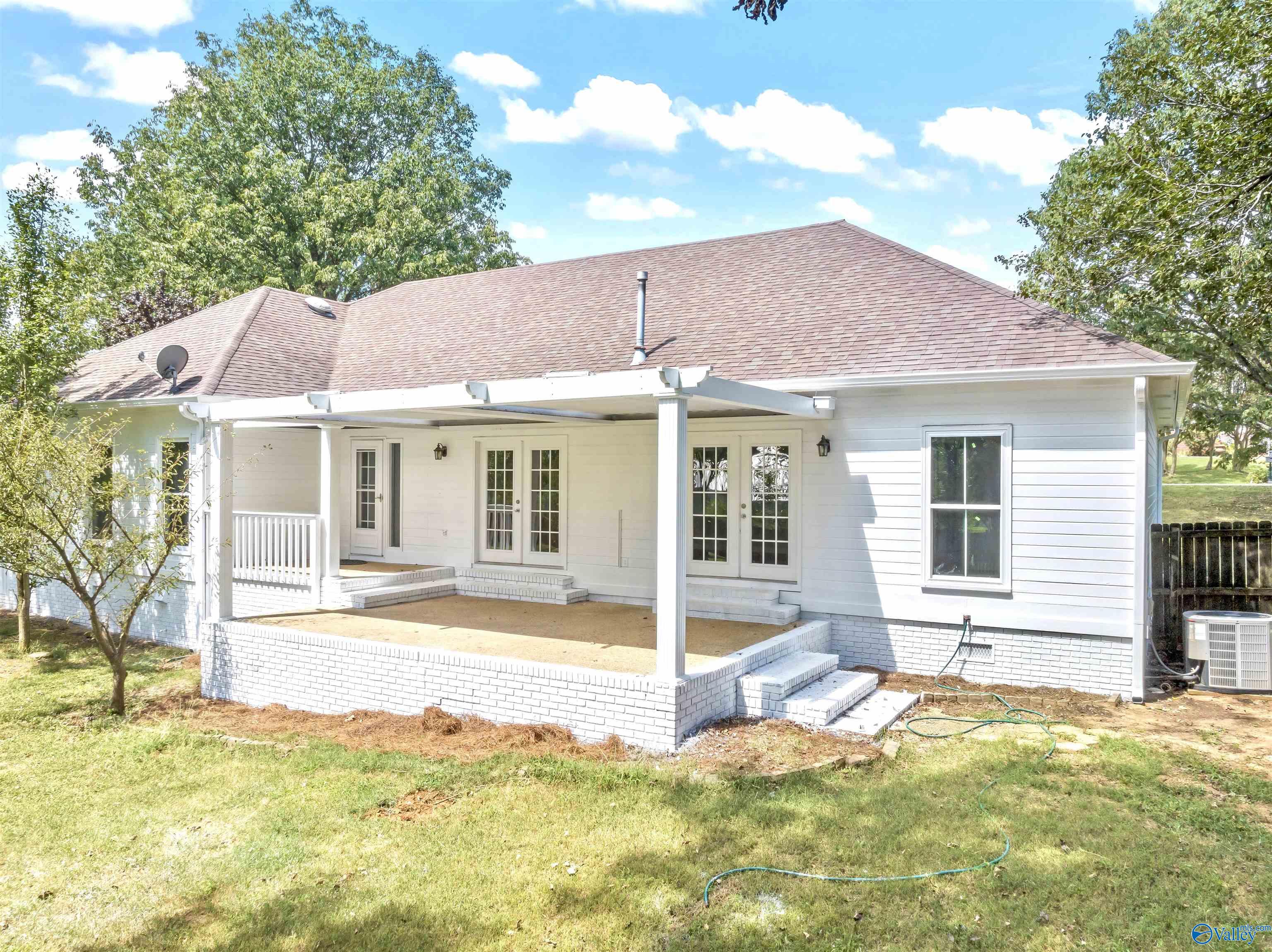 290 Scenic Bluff Drive