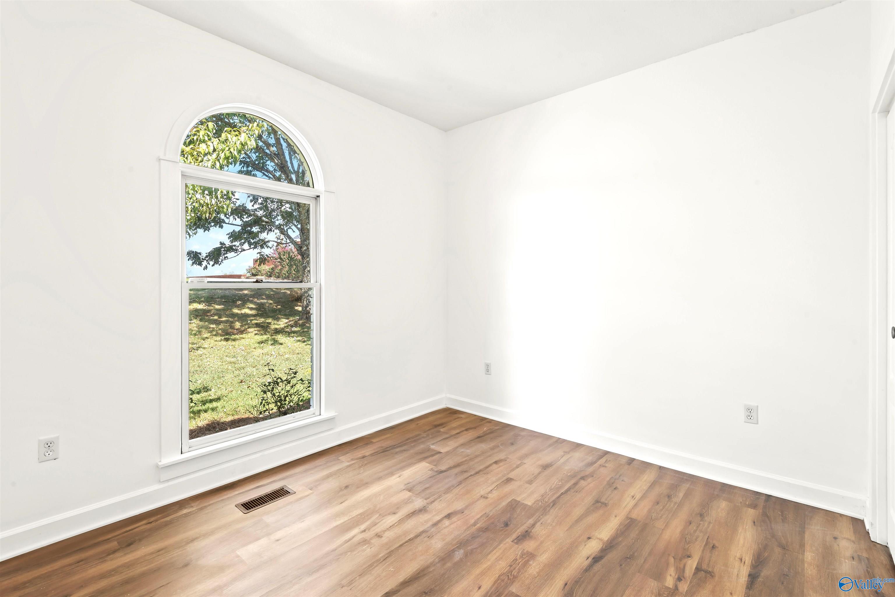 290 Scenic Bluff Drive