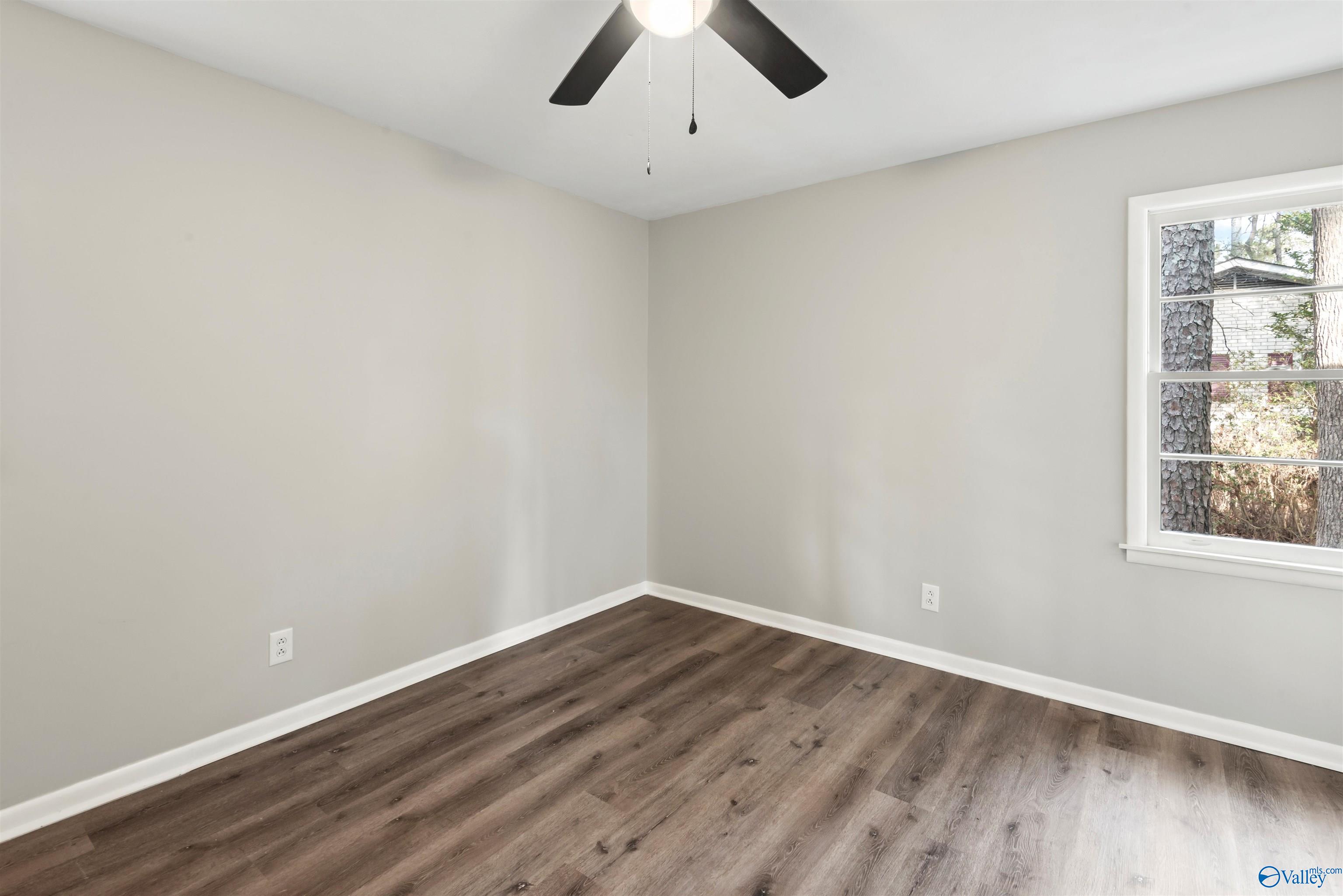 211 Falkner Circle