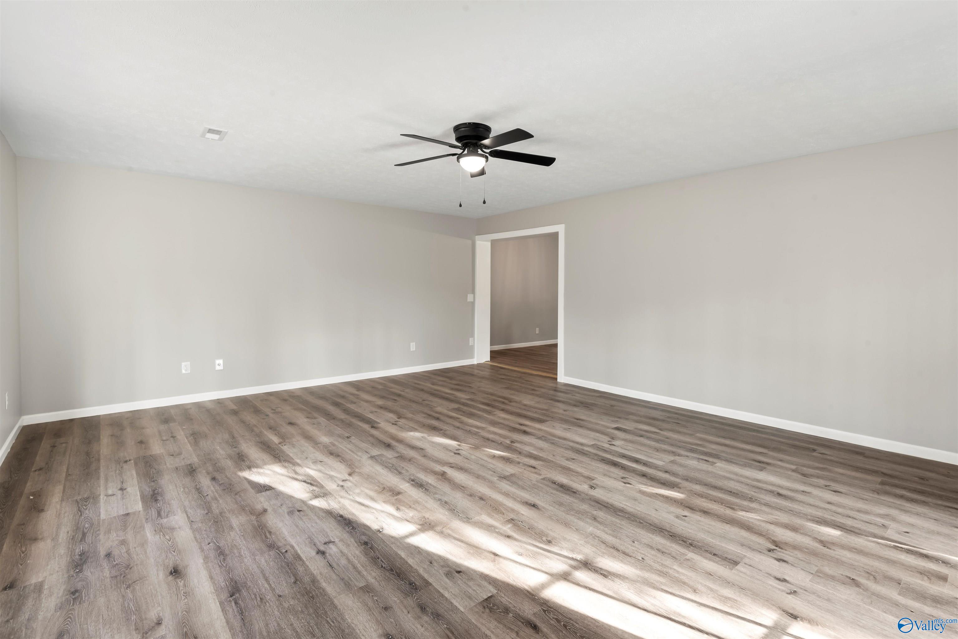 211 Falkner Circle