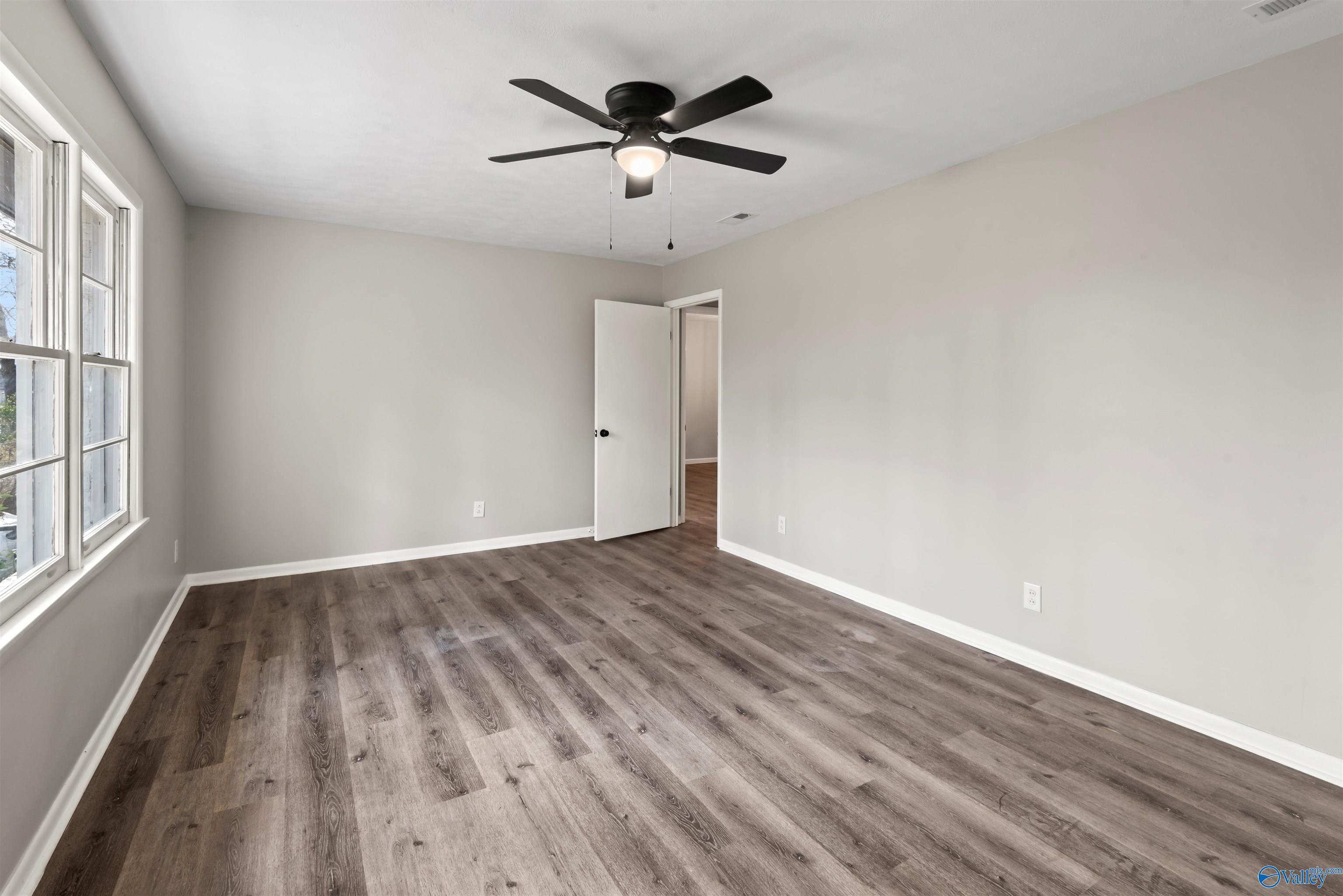 211 Falkner Circle