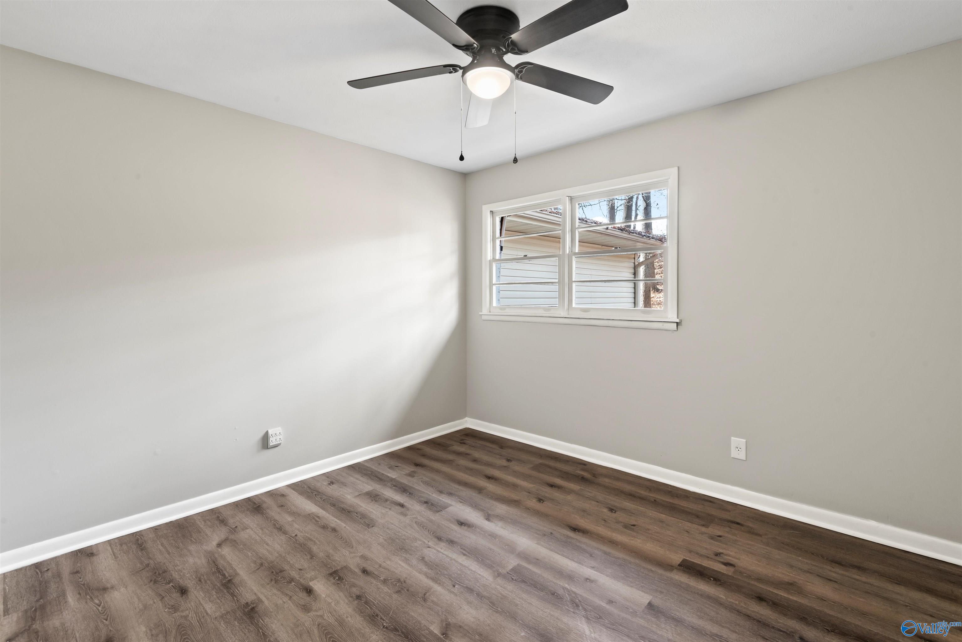 211 Falkner Circle