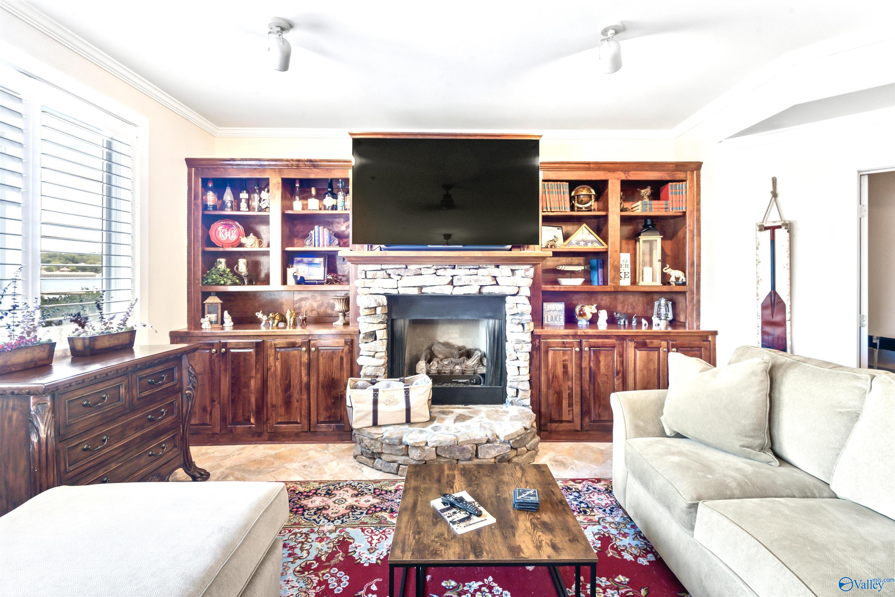 7014 Val Monte Drive