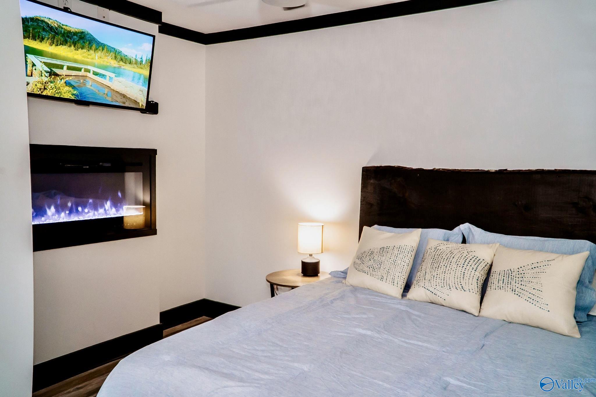 2125 Dunlap Avenue # B Unit: A & B