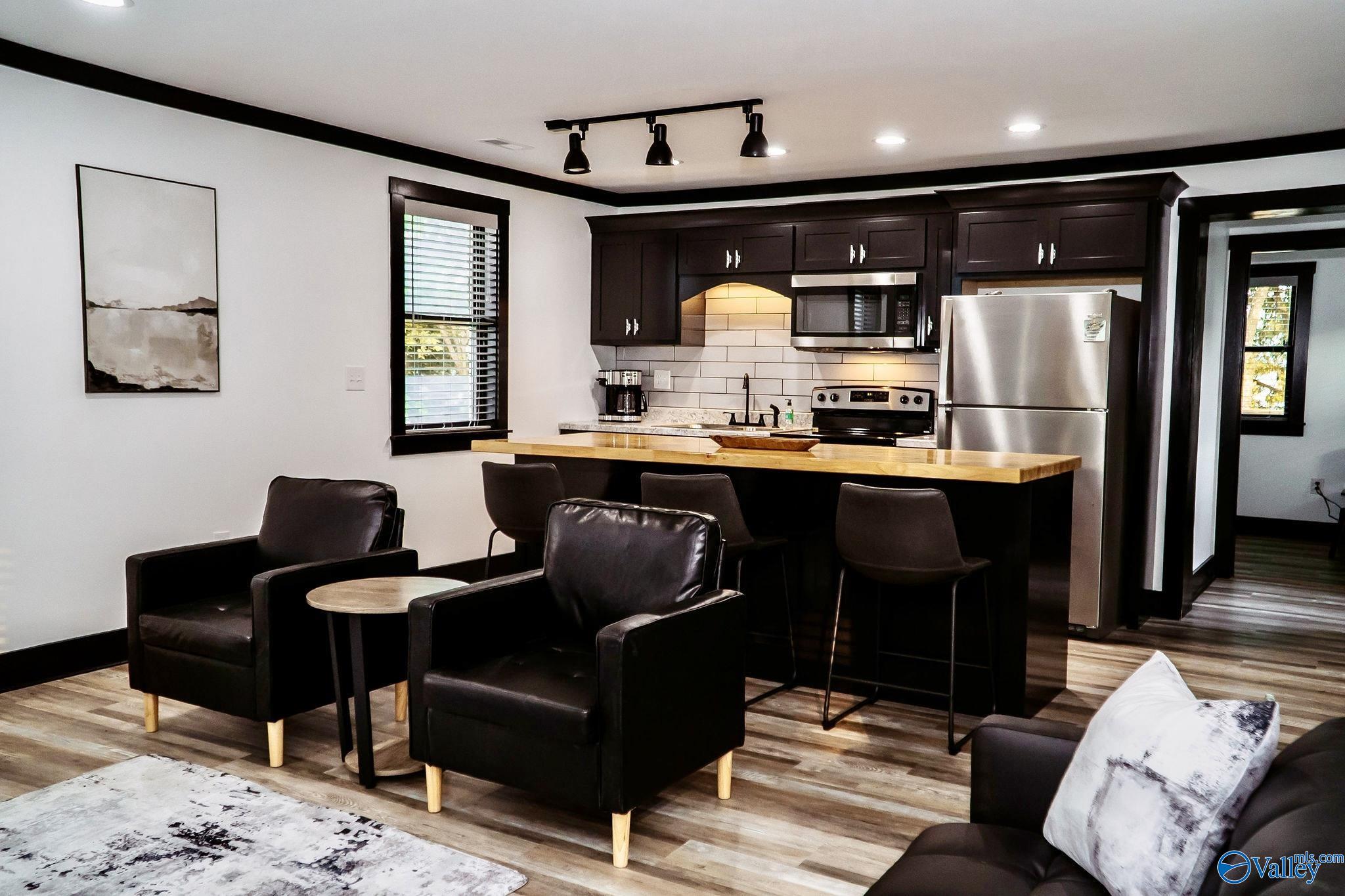 2125 Dunlap Avenue # B Unit: A & B