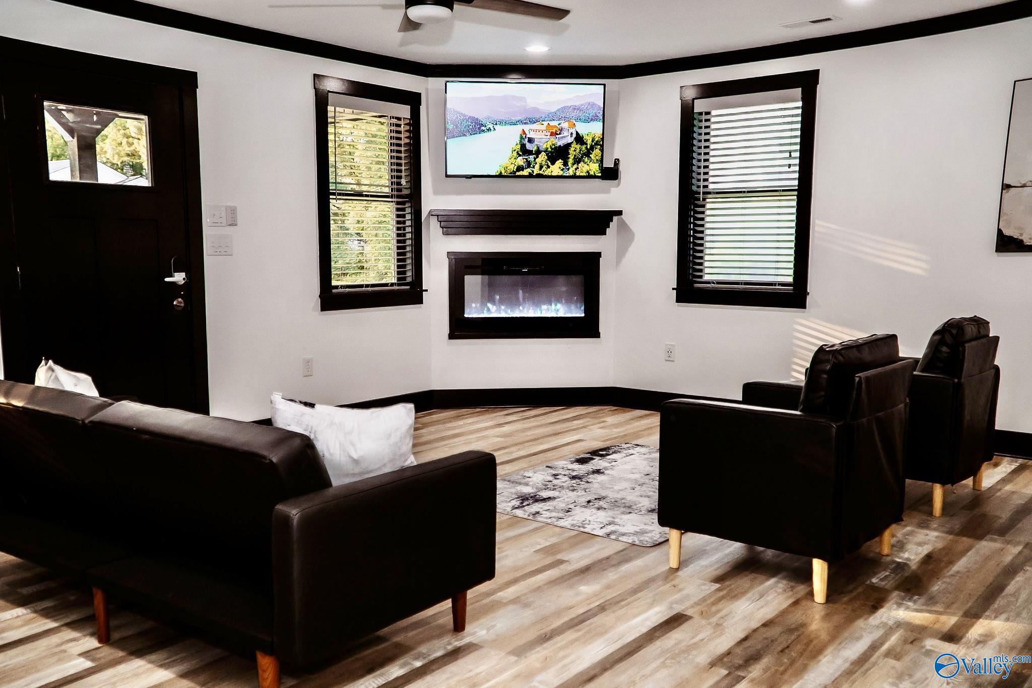 2125 Dunlap Avenue # B Unit: A & B