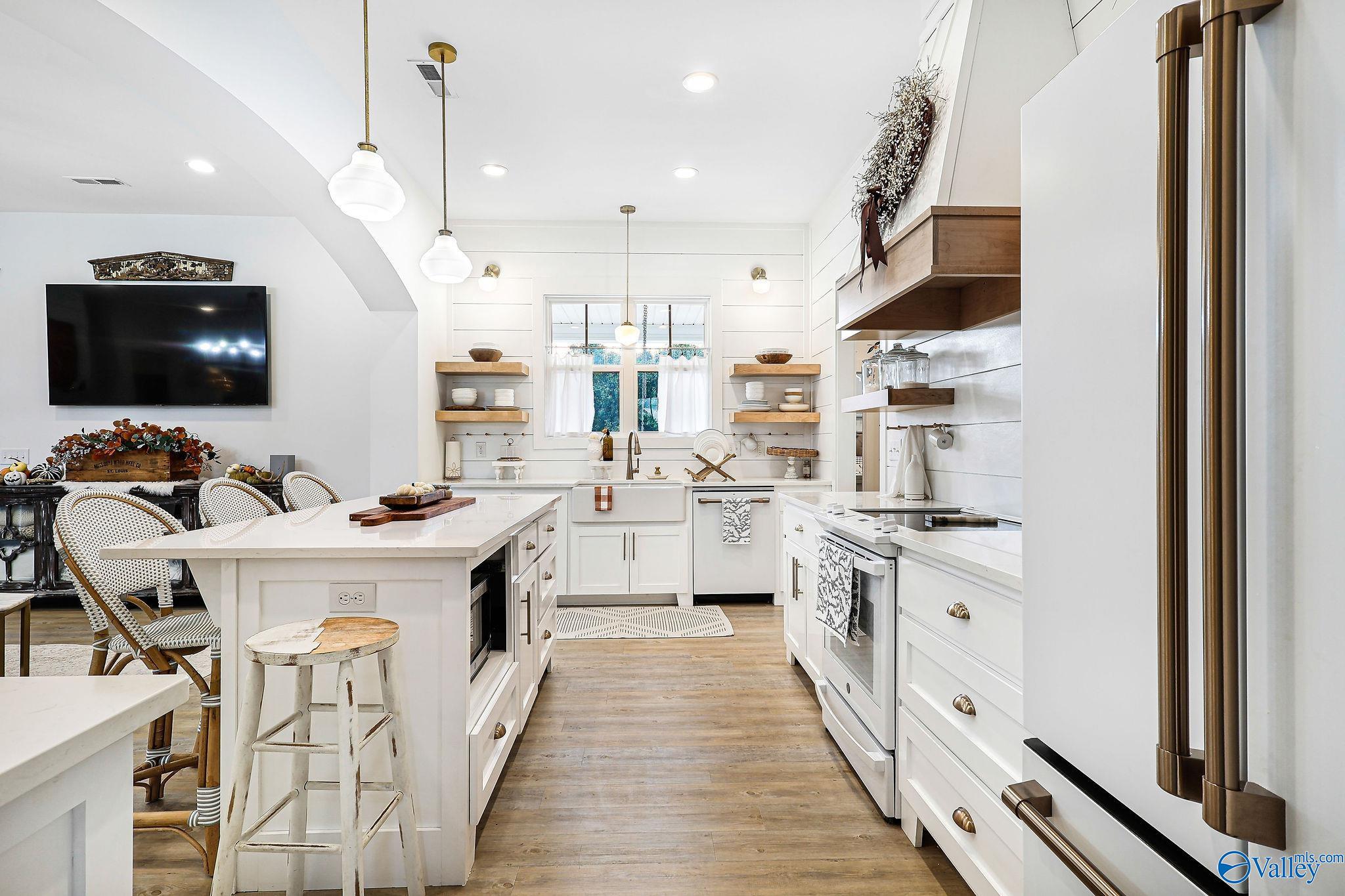 4378 Walnut Street