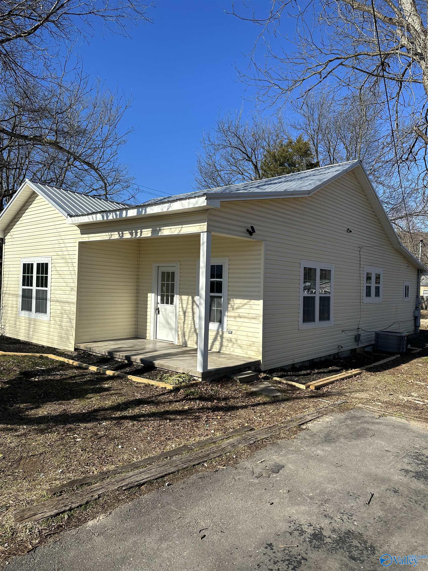 524 Thomas Street