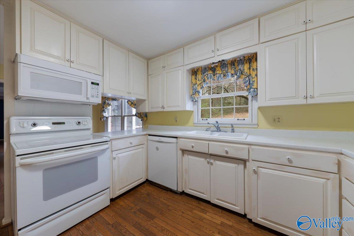1687 Bob Jones Road