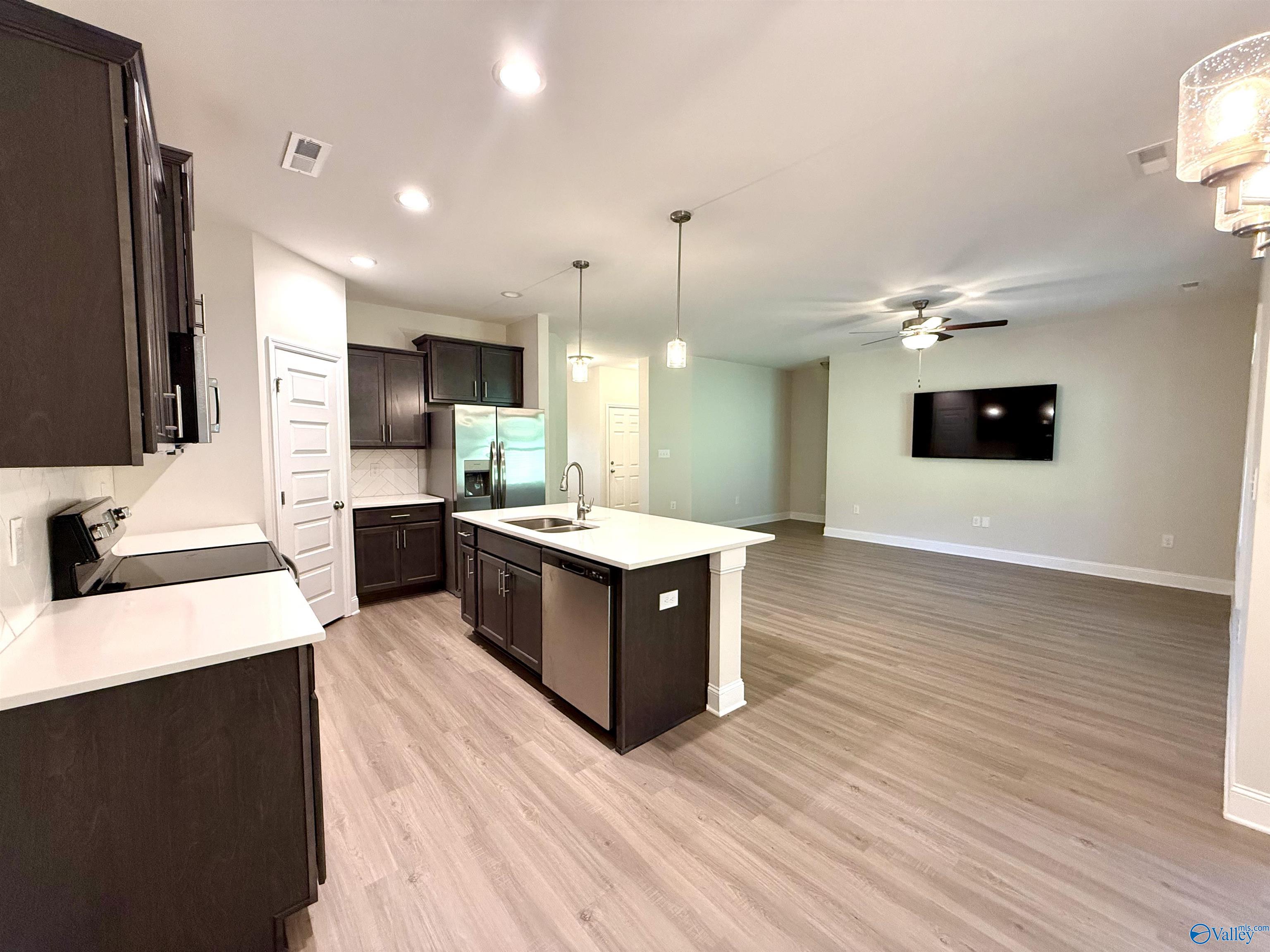 4018 Rockland Circle SE