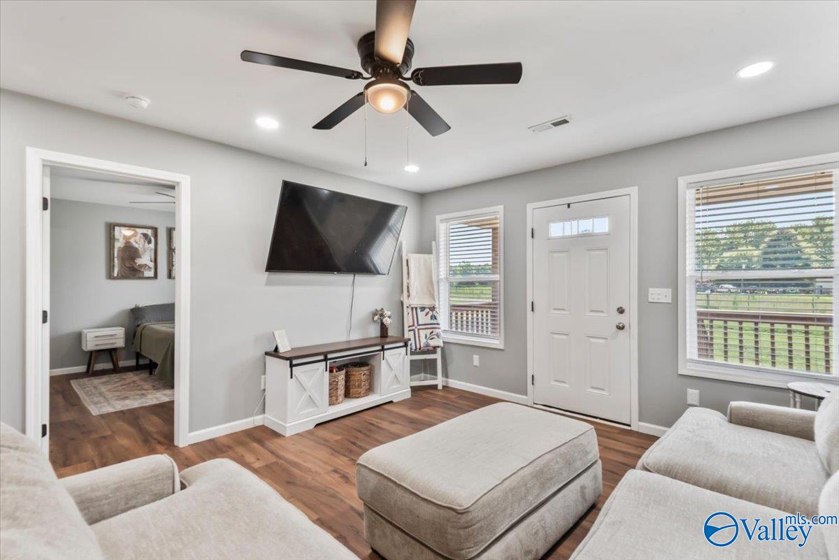 577 Walter Whitt Rd