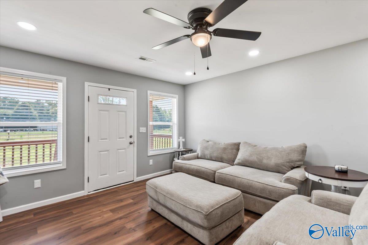 577 Walter Whitt Rd