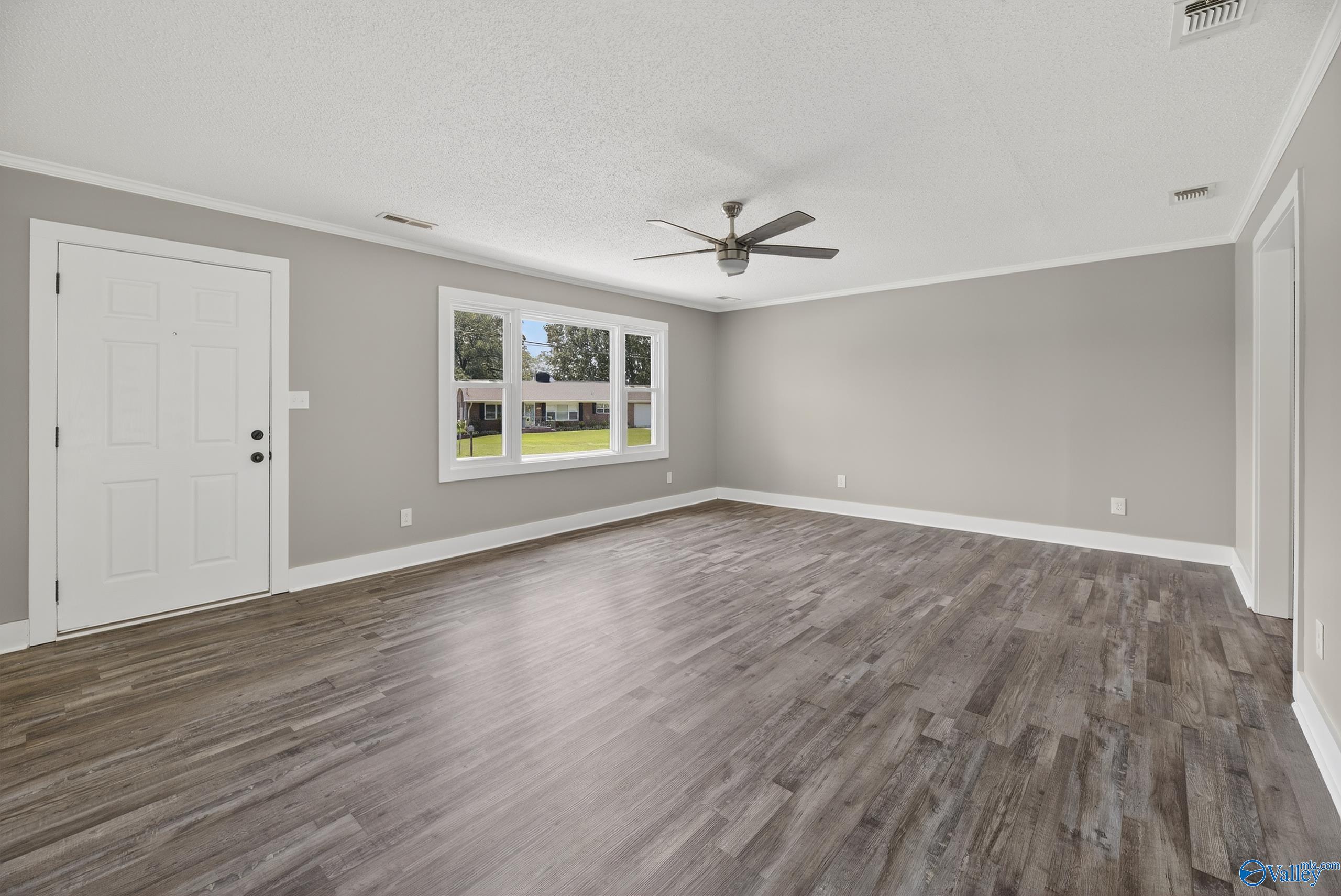 2420 Cowen Circle