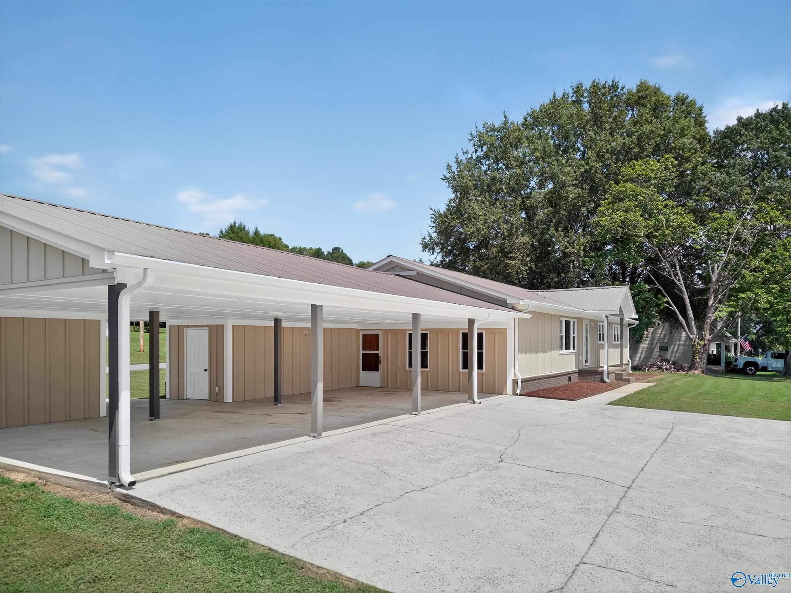 2420 Cowen Circle