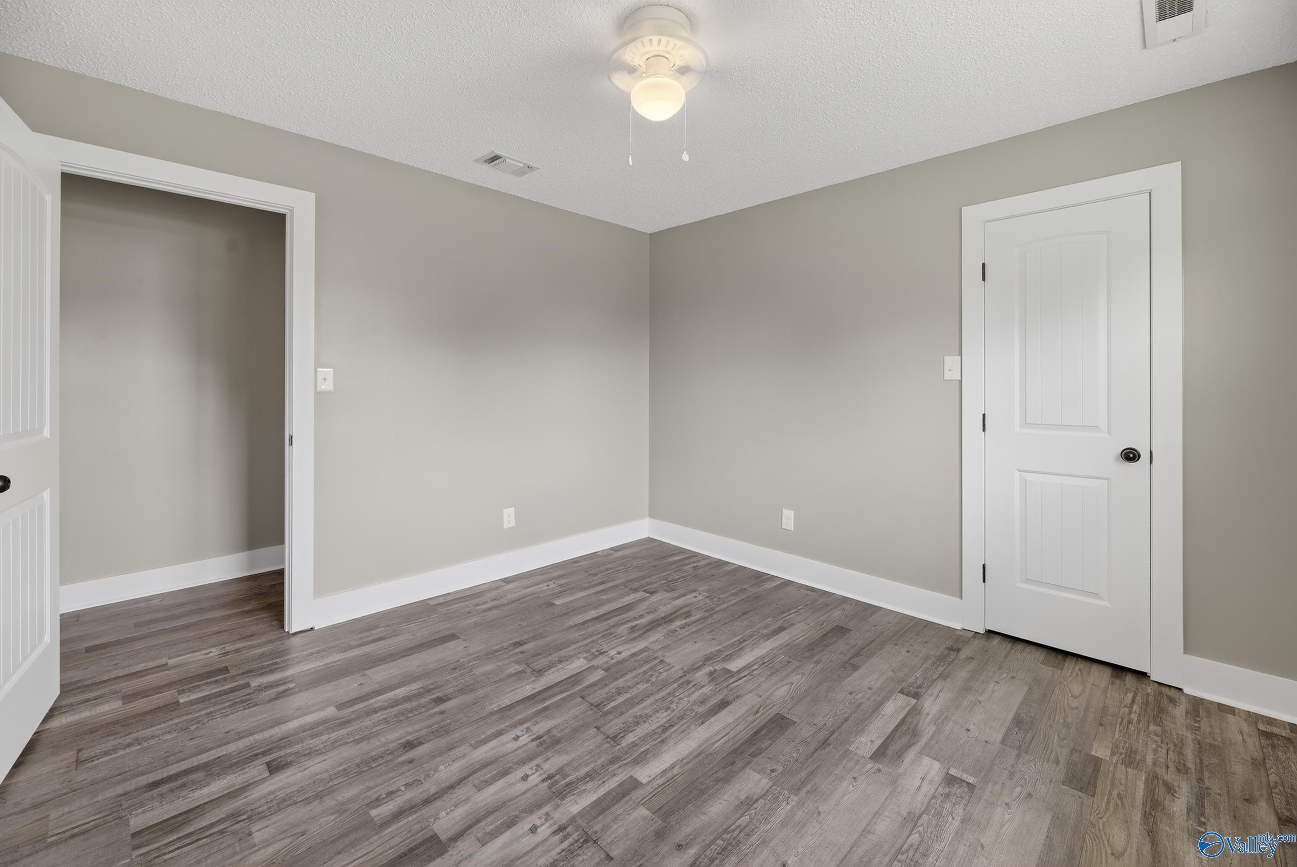 2420 Cowen Circle