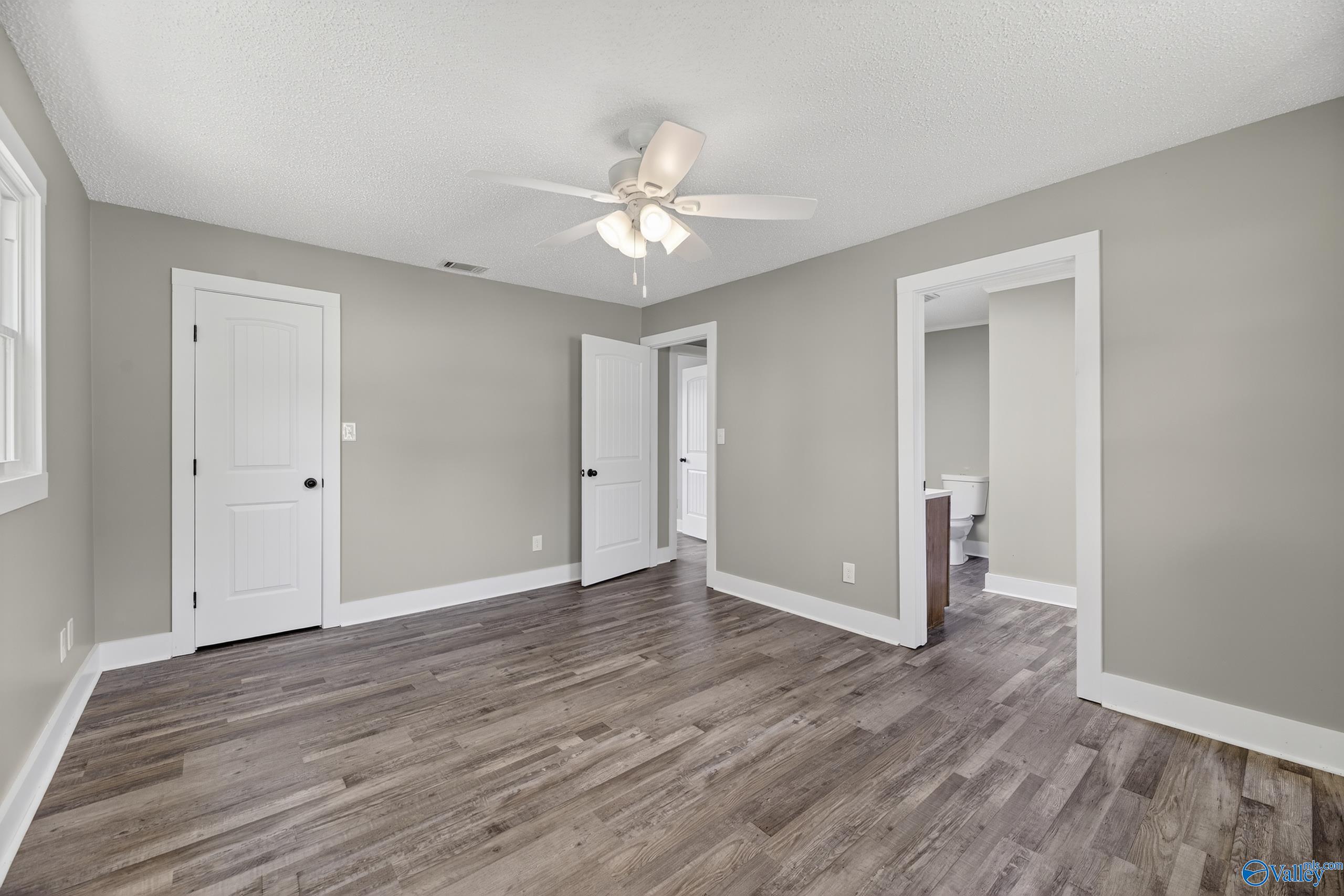2420 Cowen Circle