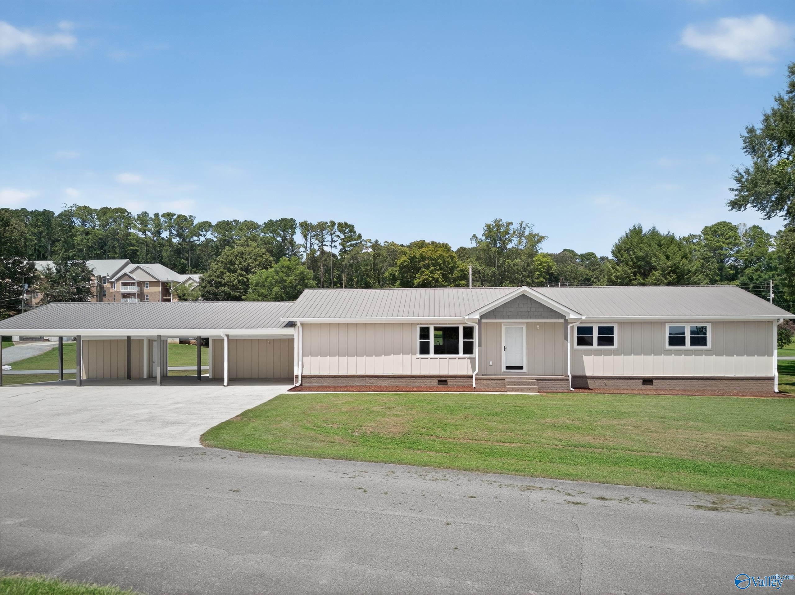 2420 Cowen Circle