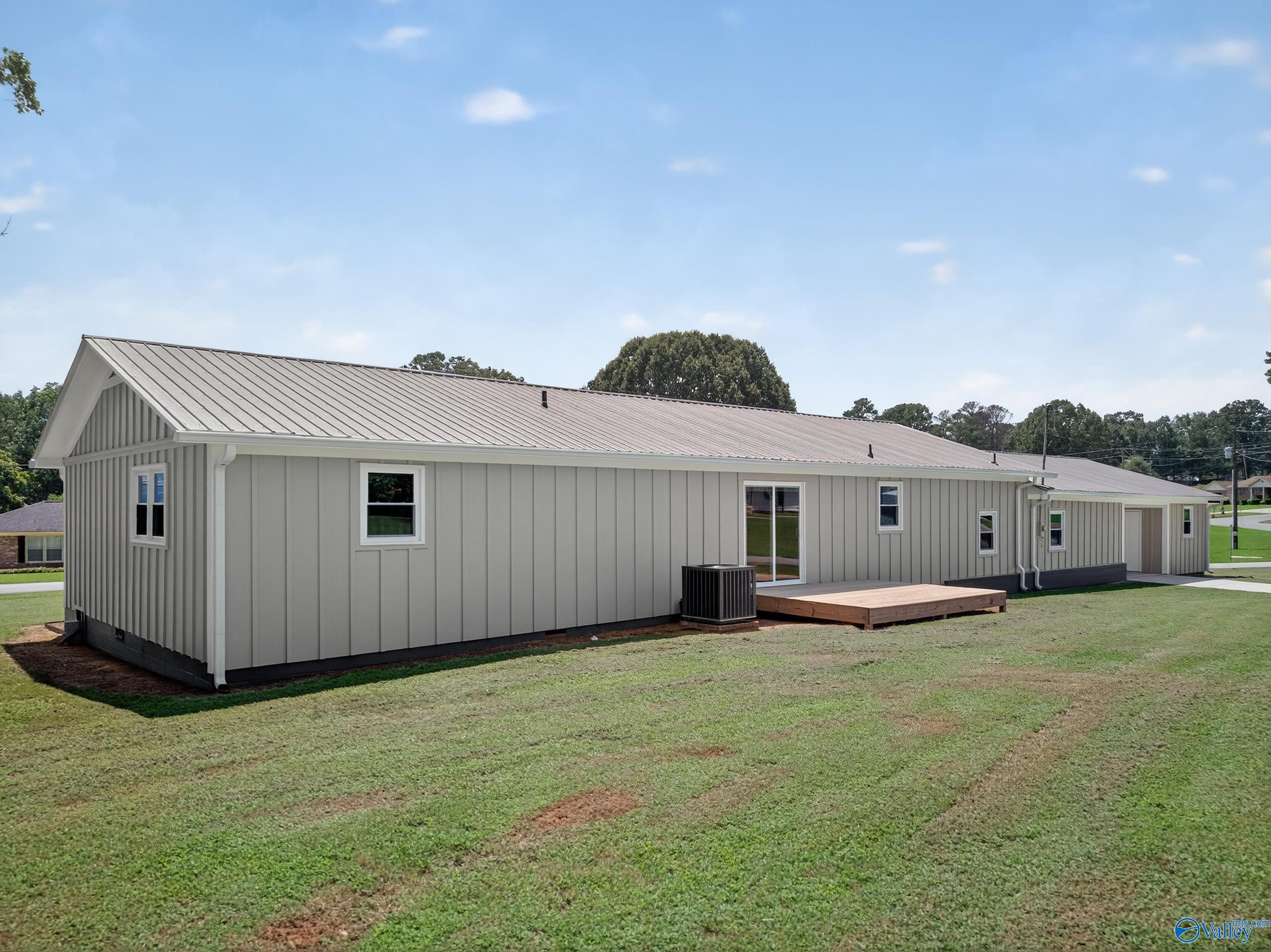 2420 Cowen Circle