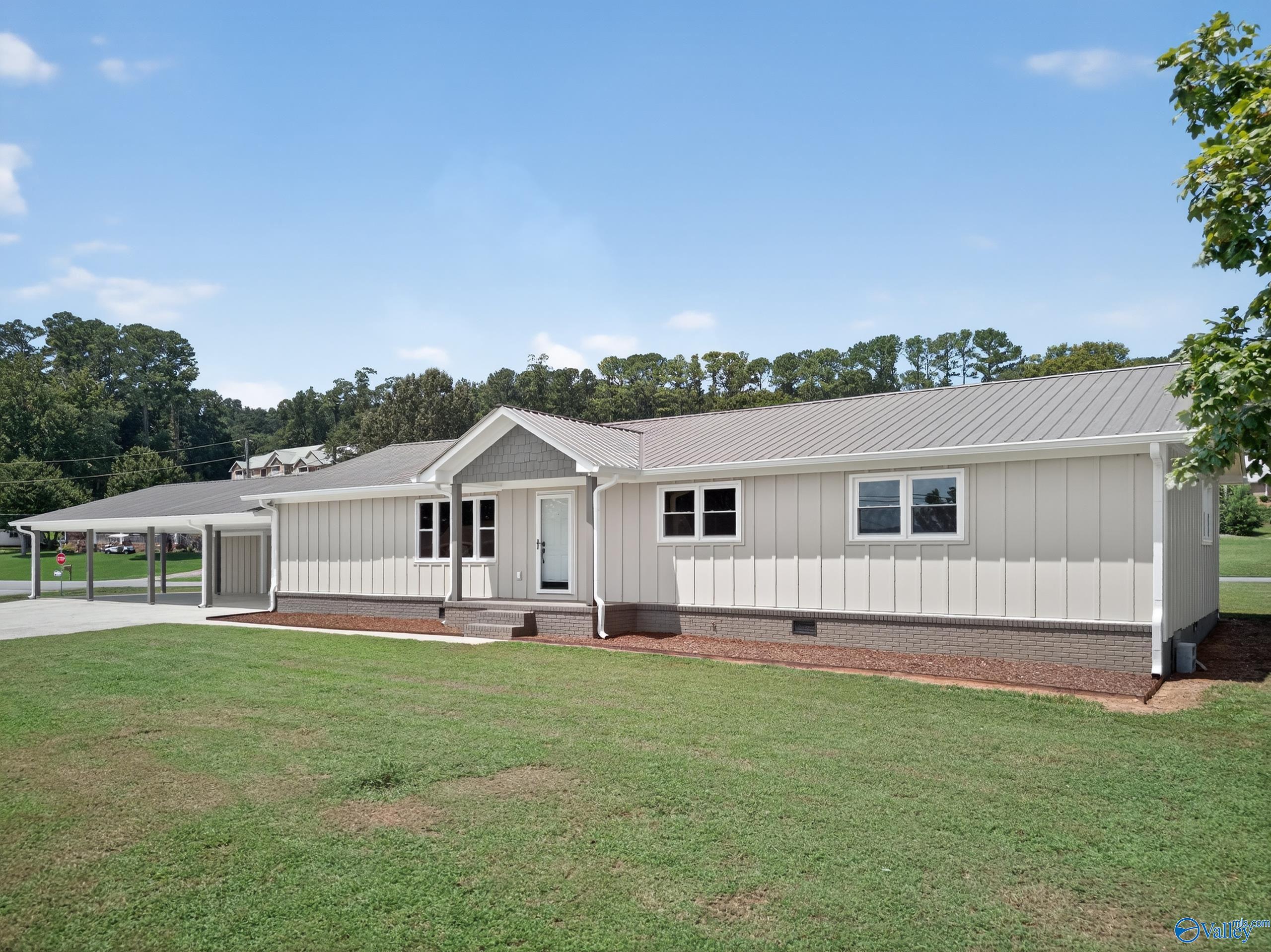 2420 Cowen Circle